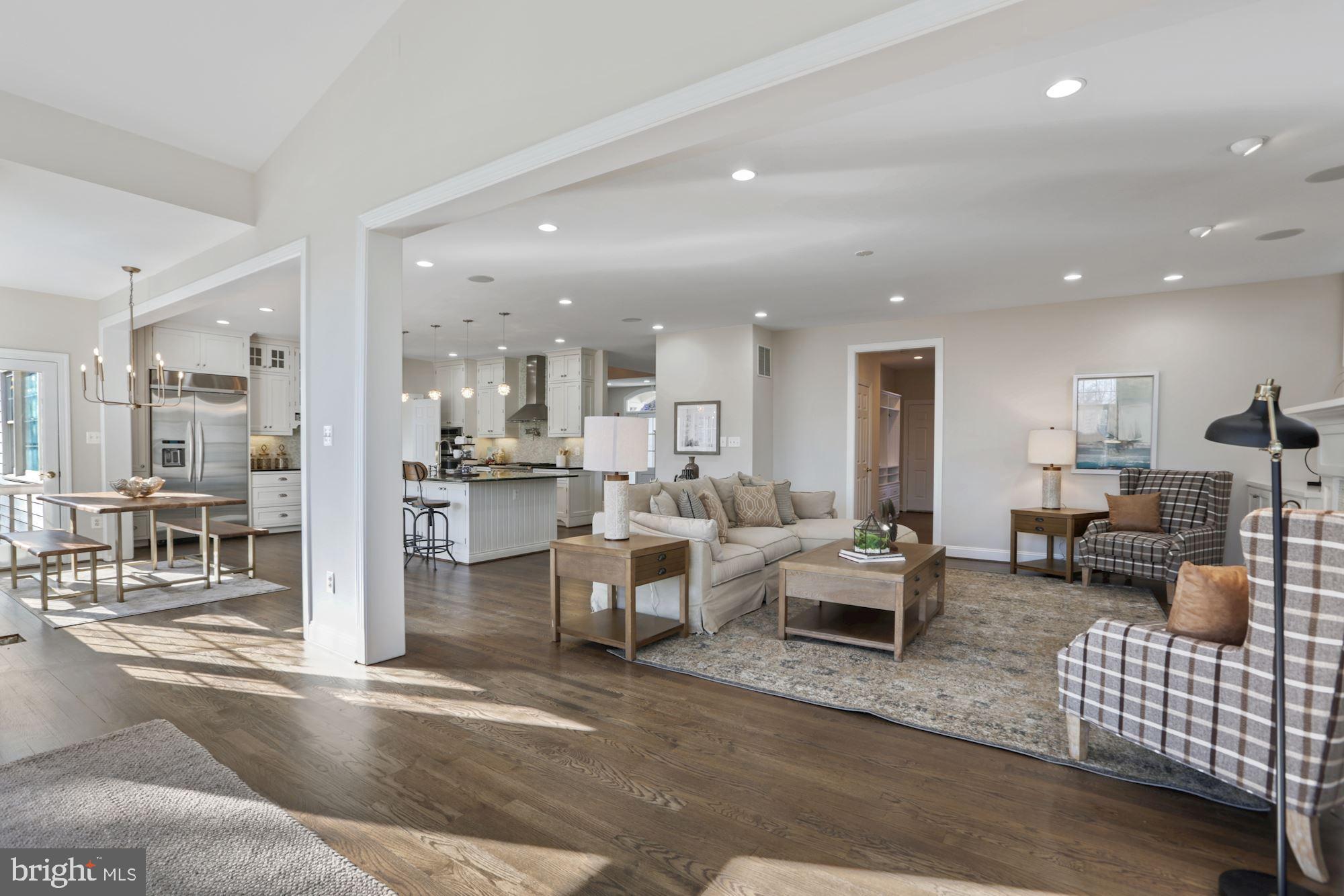 COUNTRY CLUB HILLS - Residential