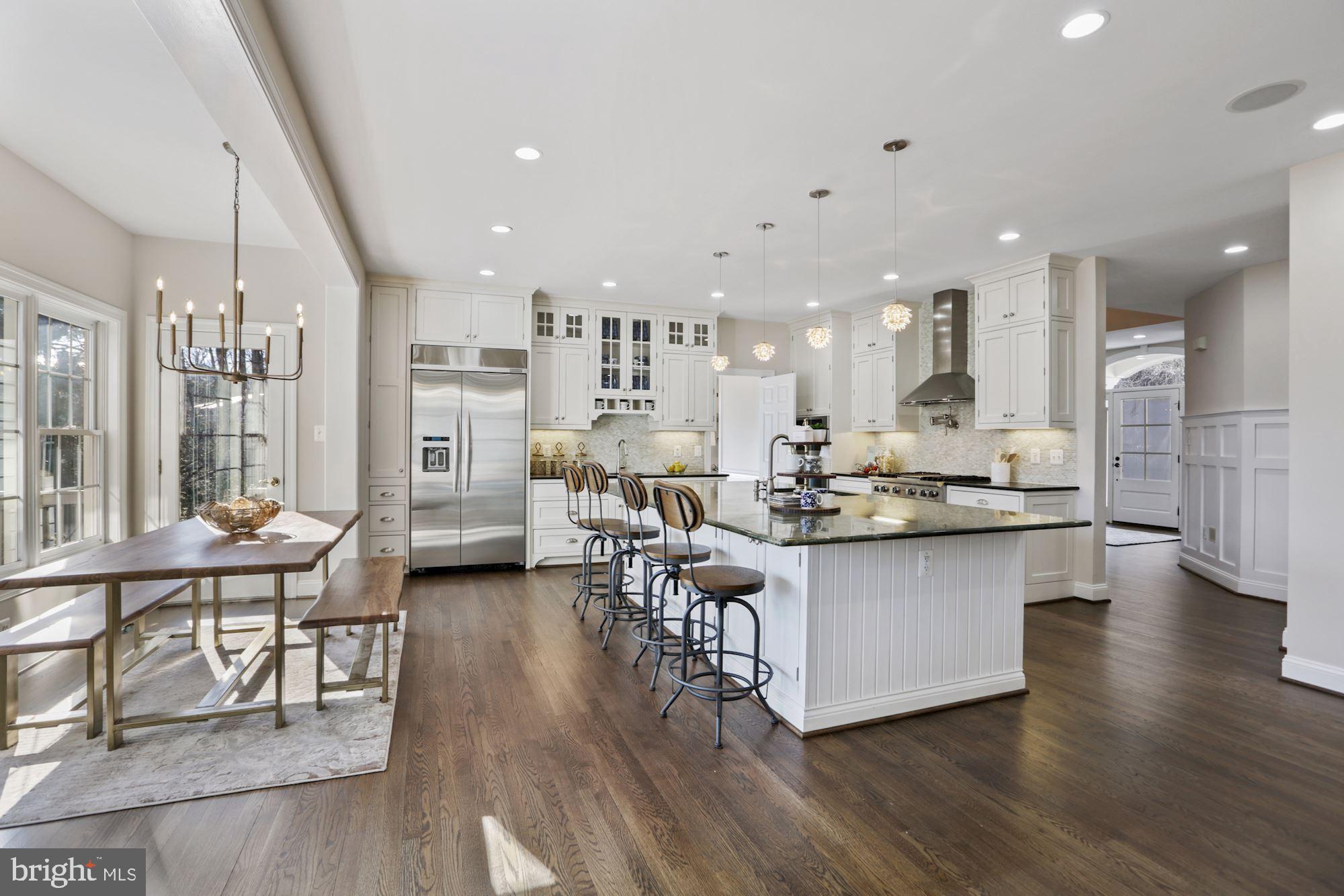 COUNTRY CLUB HILLS - Residential