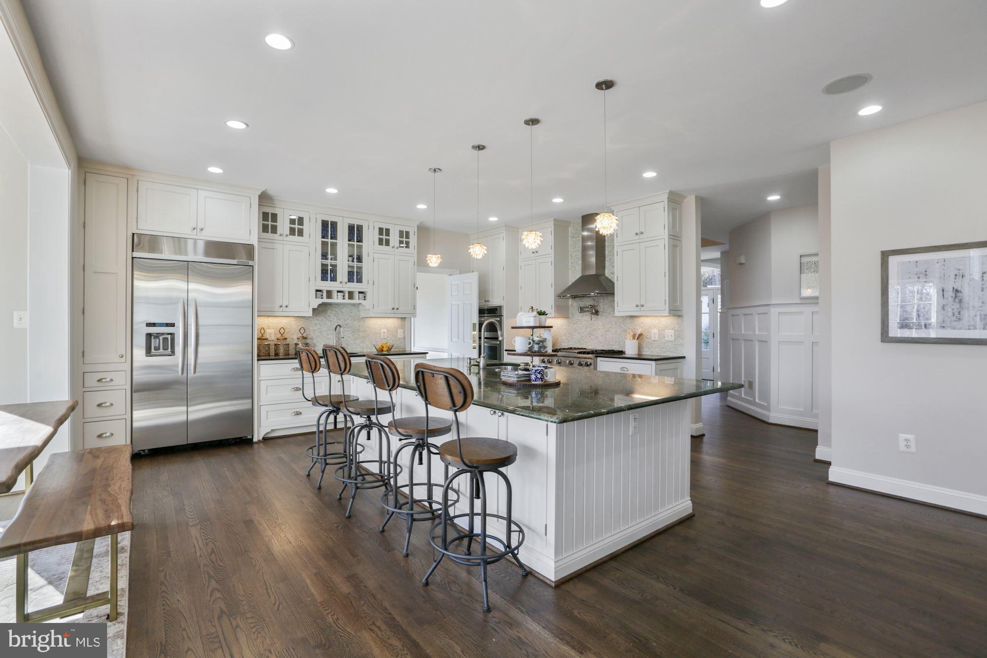 COUNTRY CLUB HILLS - Residential