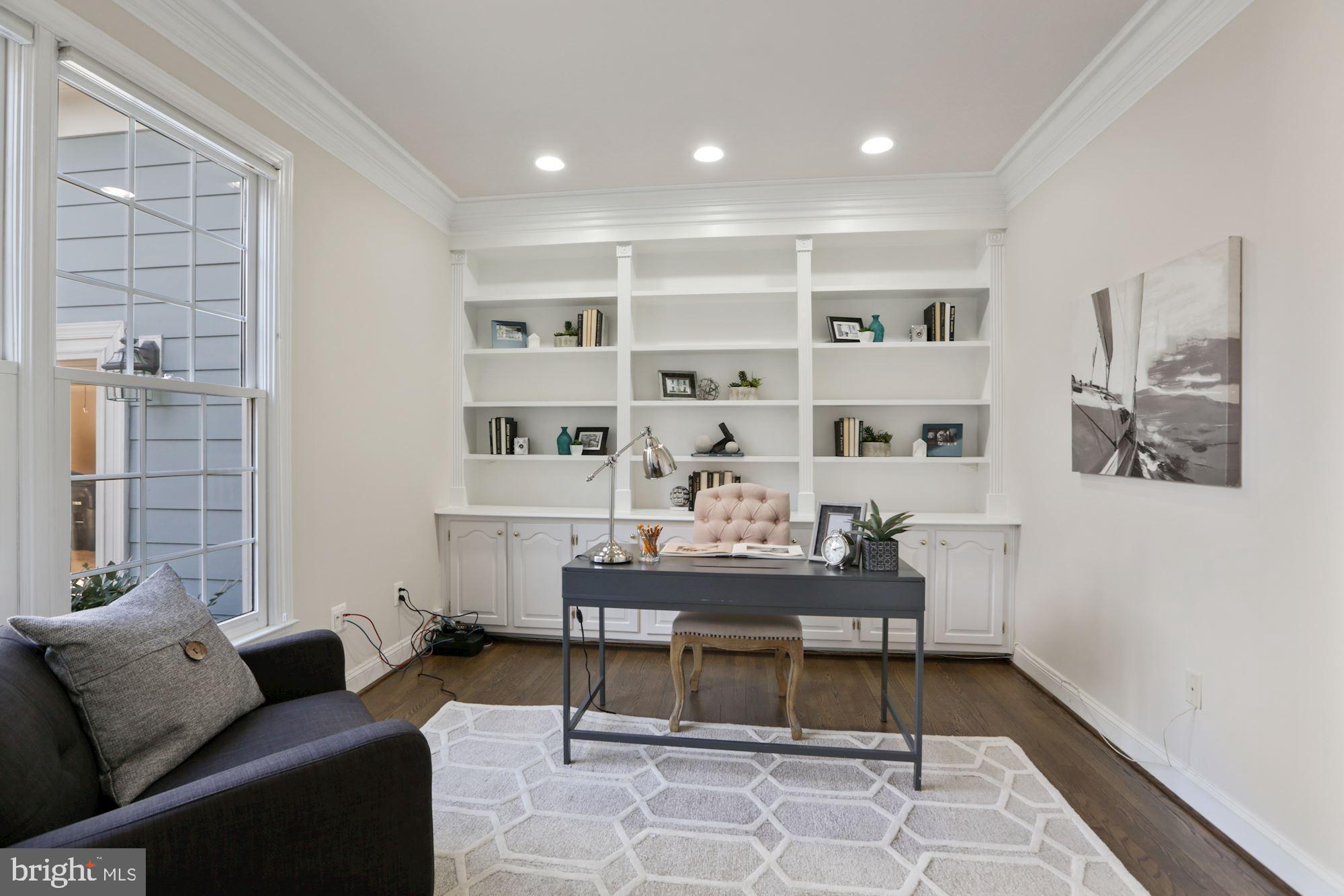 COUNTRY CLUB HILLS - Residential