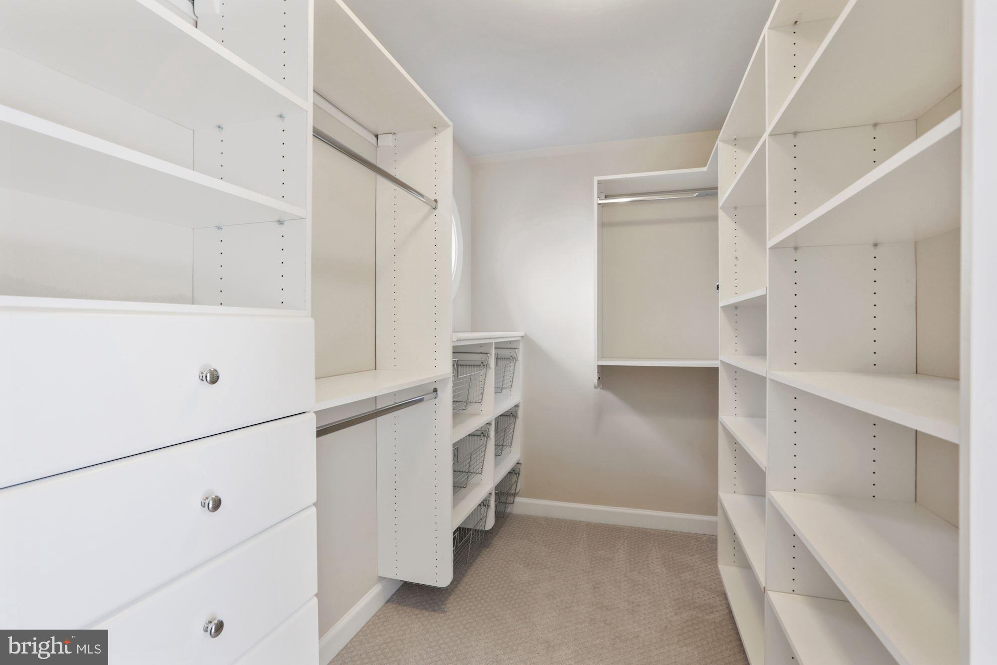 COUNTRY CLUB HILLS - Residential