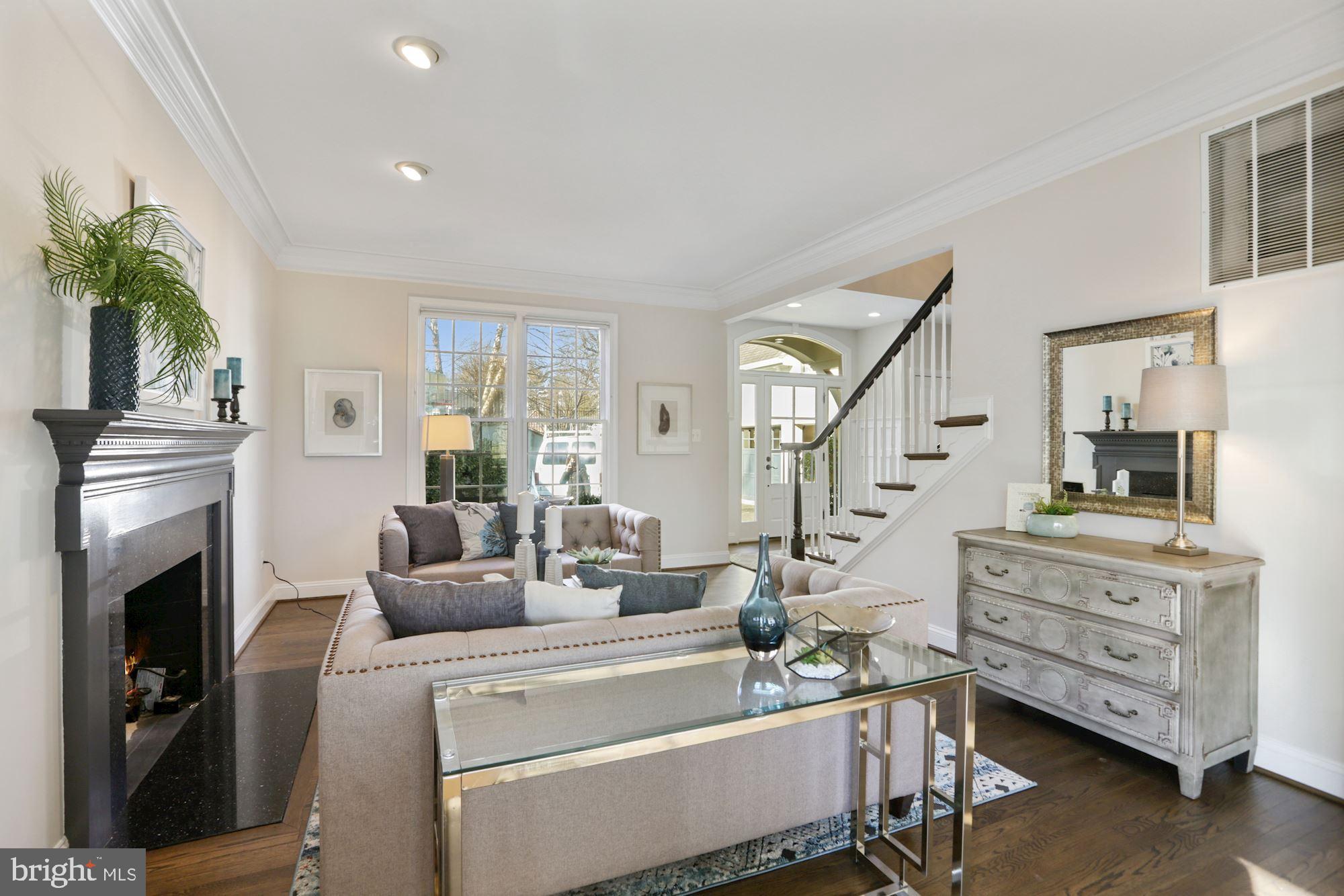 COUNTRY CLUB HILLS - Residential