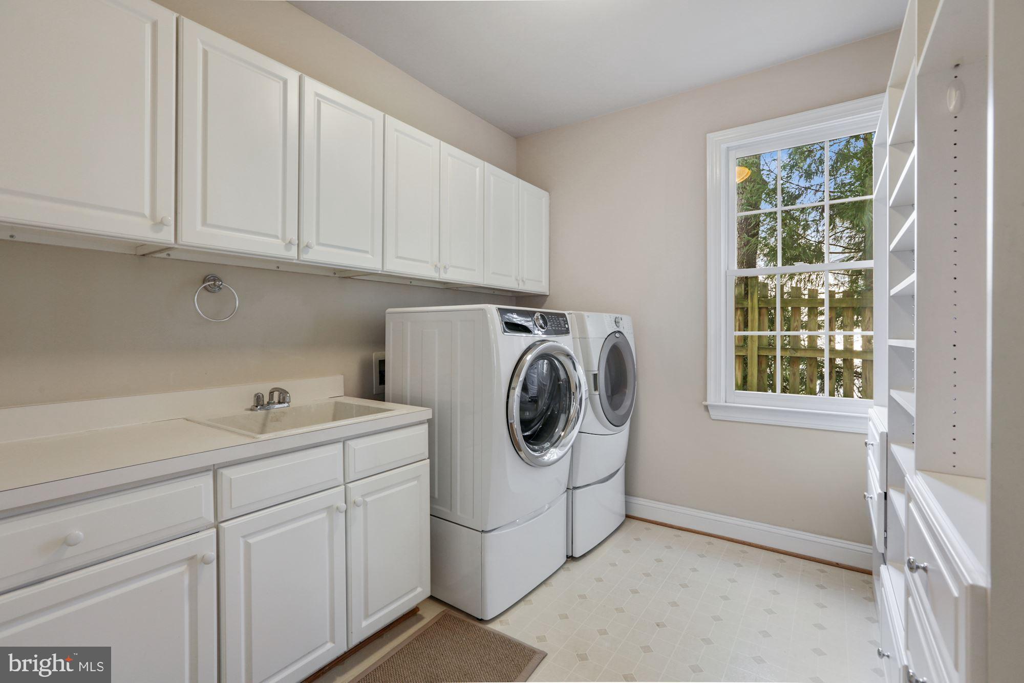 COUNTRY CLUB HILLS - Residential