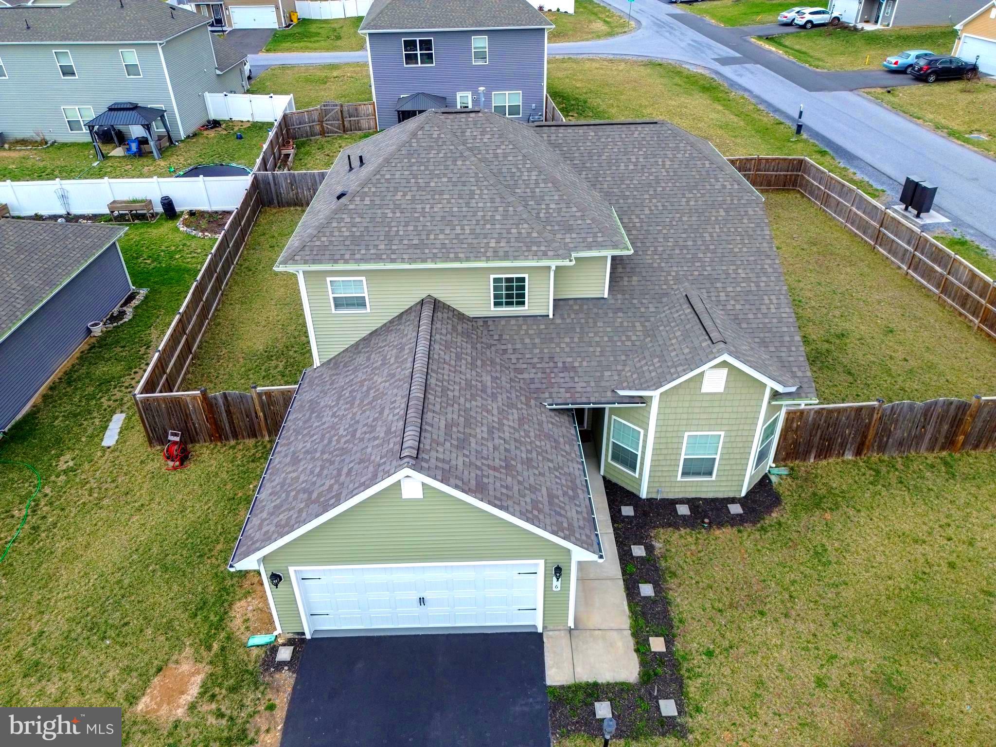 MCGINNIS POINT - Residential