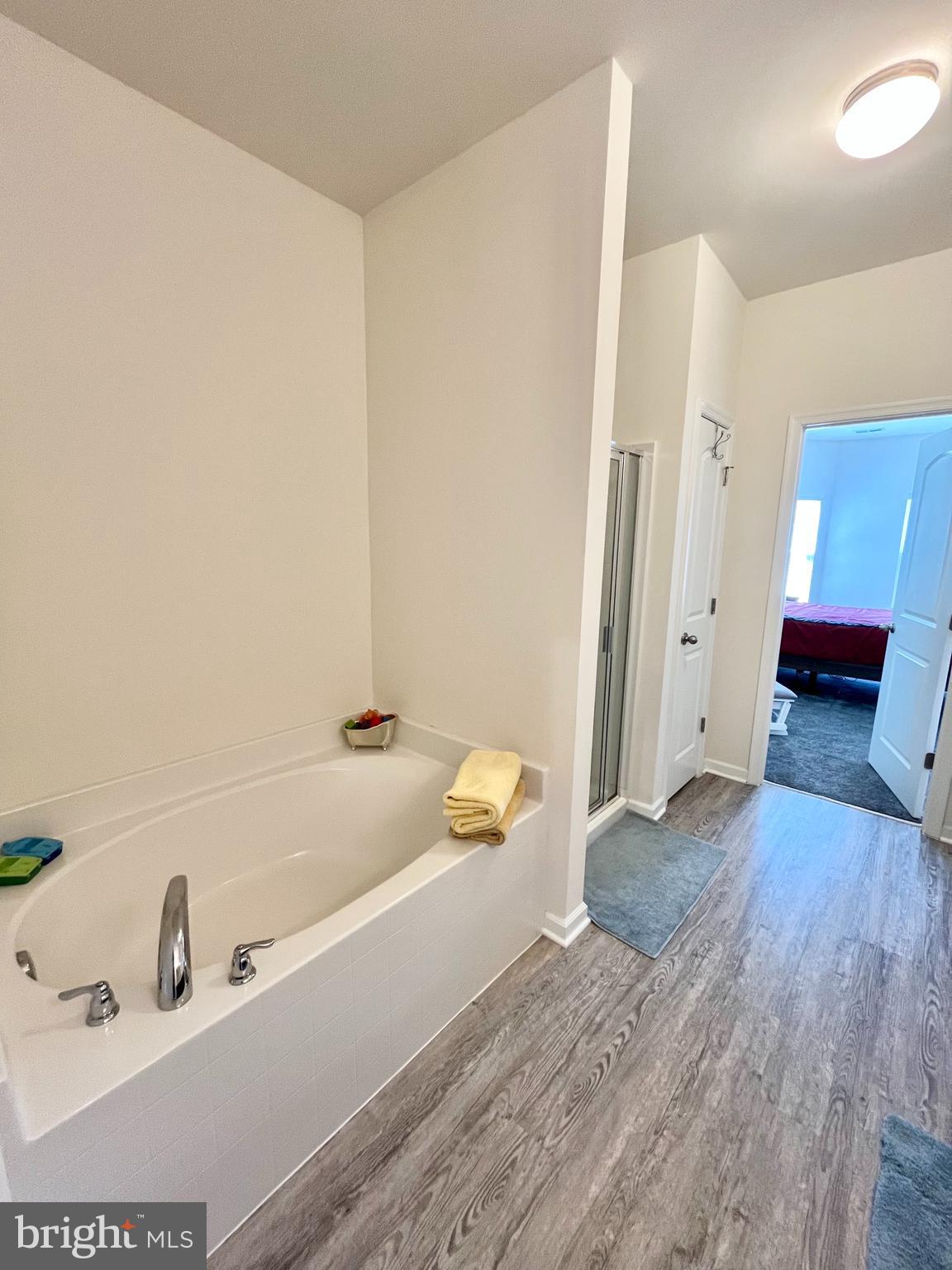 MCGINNIS POINT - Residential