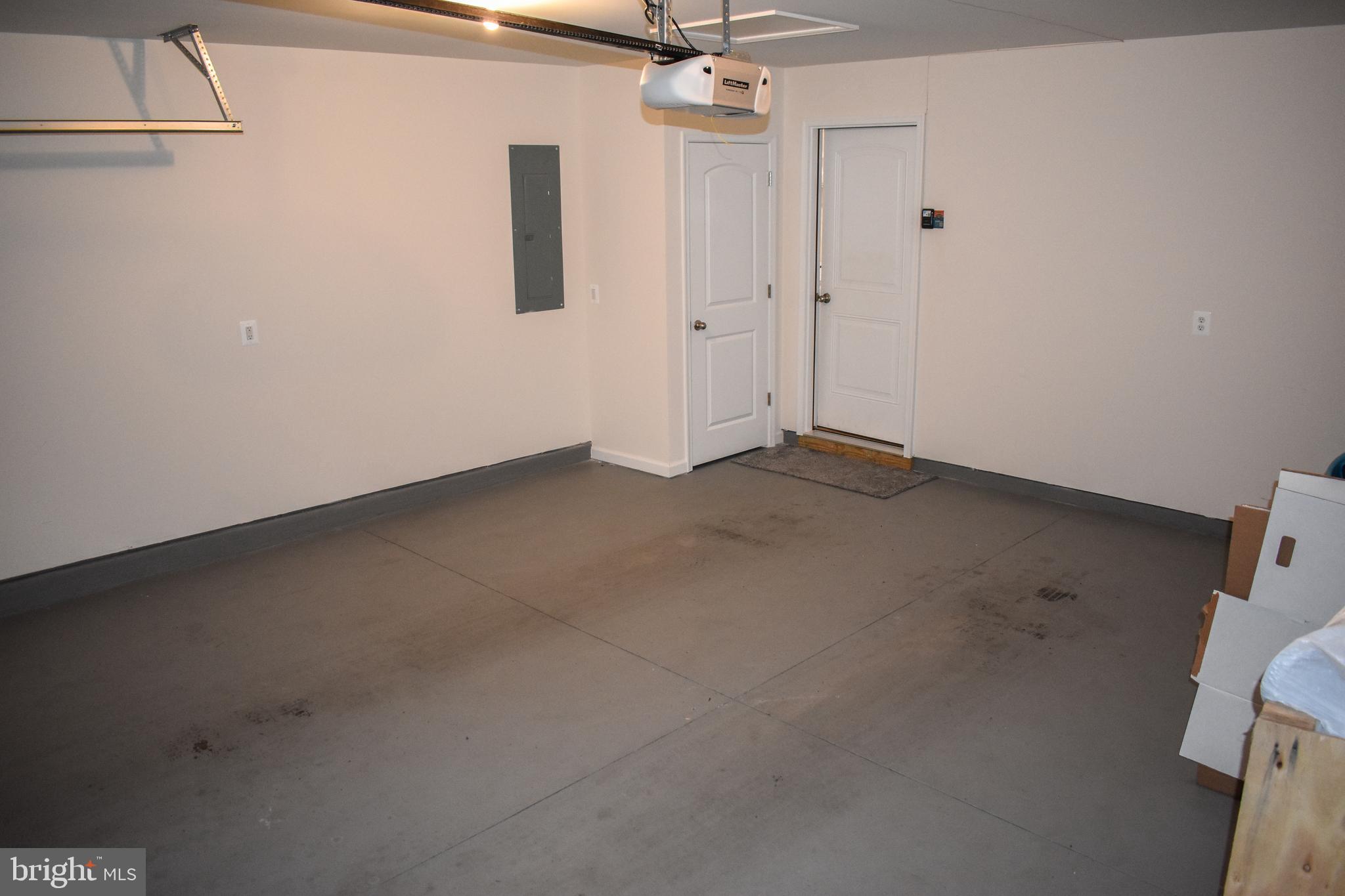 MCGINNIS POINT - Residential