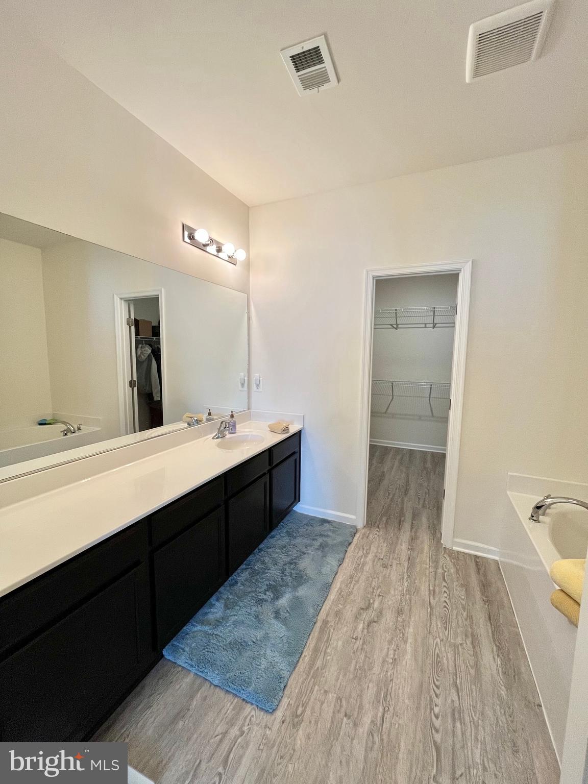 MCGINNIS POINT - Residential