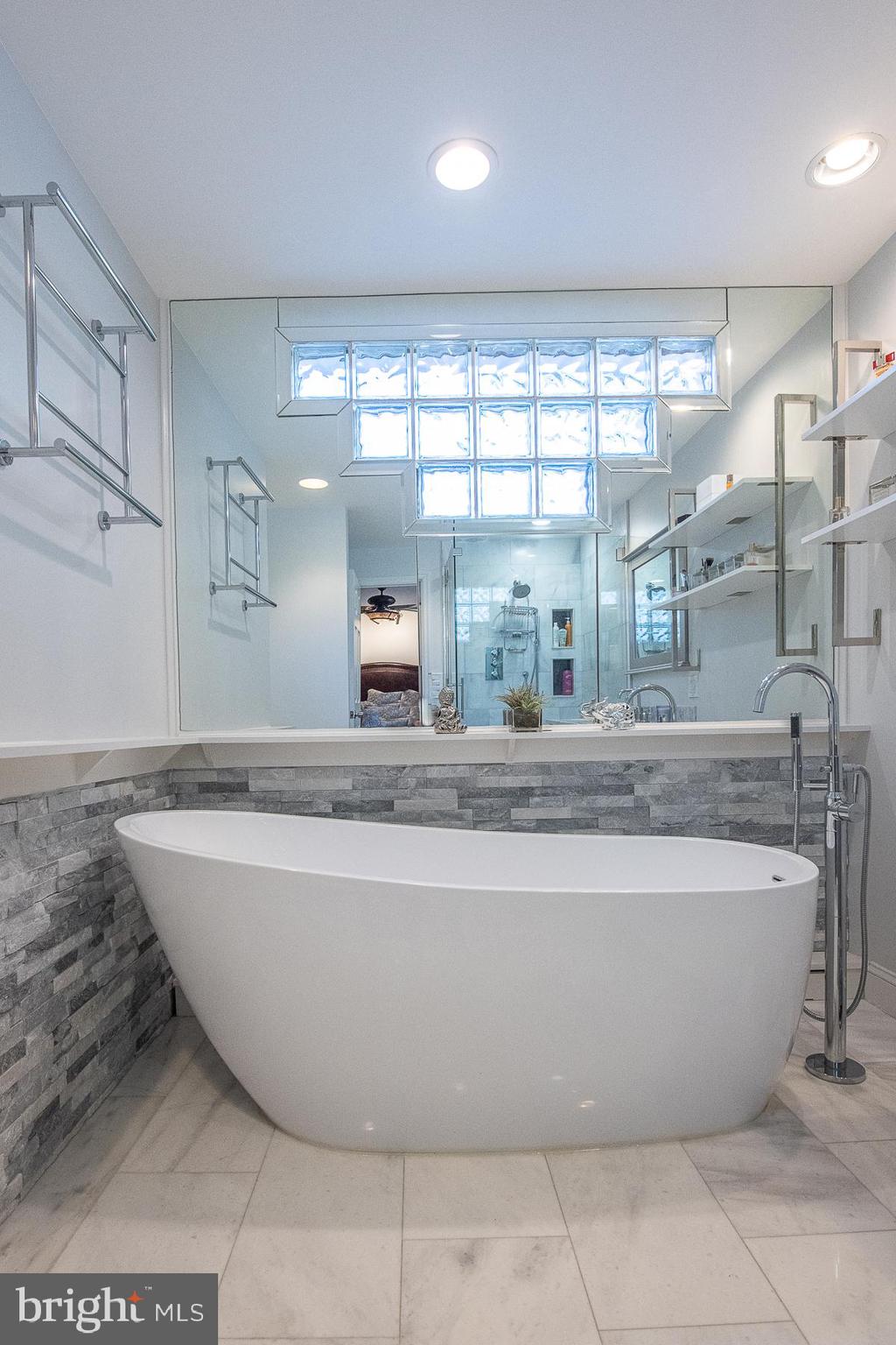 ELKINS PARK - Residential