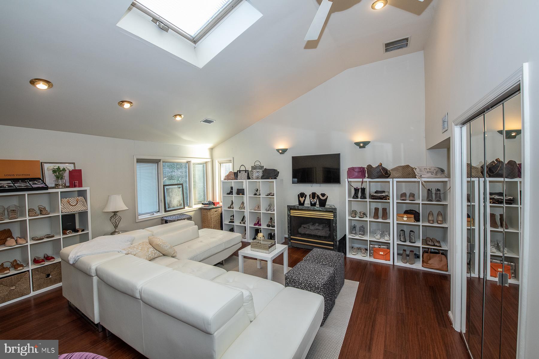 ELKINS PARK - Residential