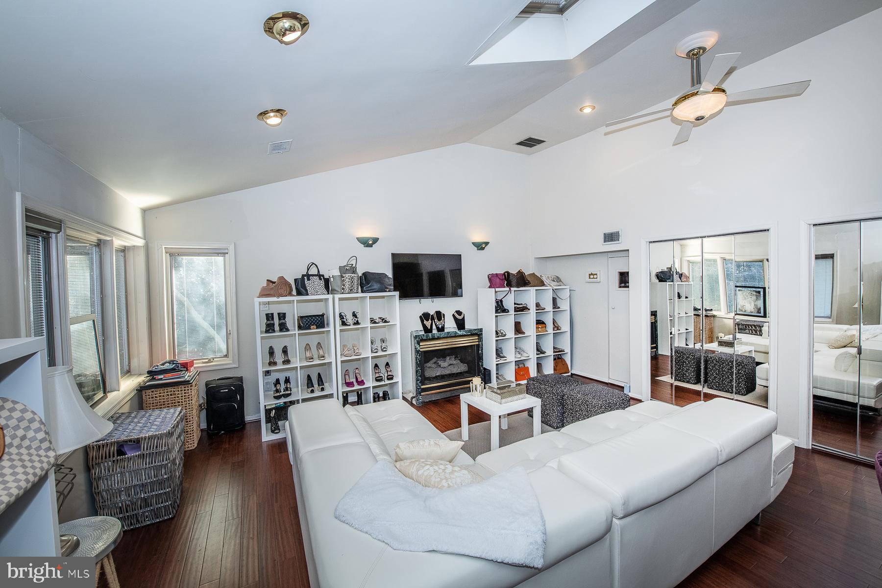 ELKINS PARK - Residential