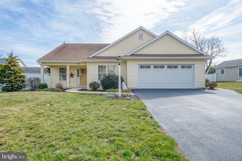 Photo of 800 HAMPDEN RD, ELIZABETHTOWN, PA 17022 (MLS # PALA2031344)