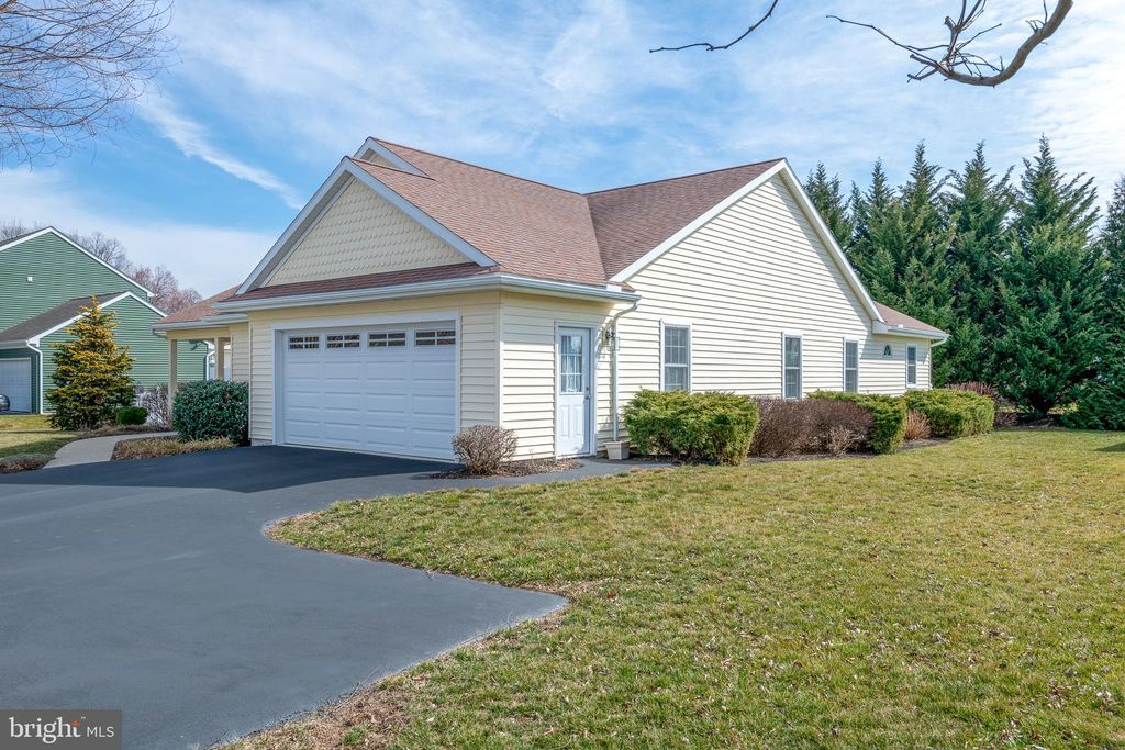 Photo of 800 HAMPDEN RD, ELIZABETHTOWN, PA 17022 (MLS # PALA2031344)