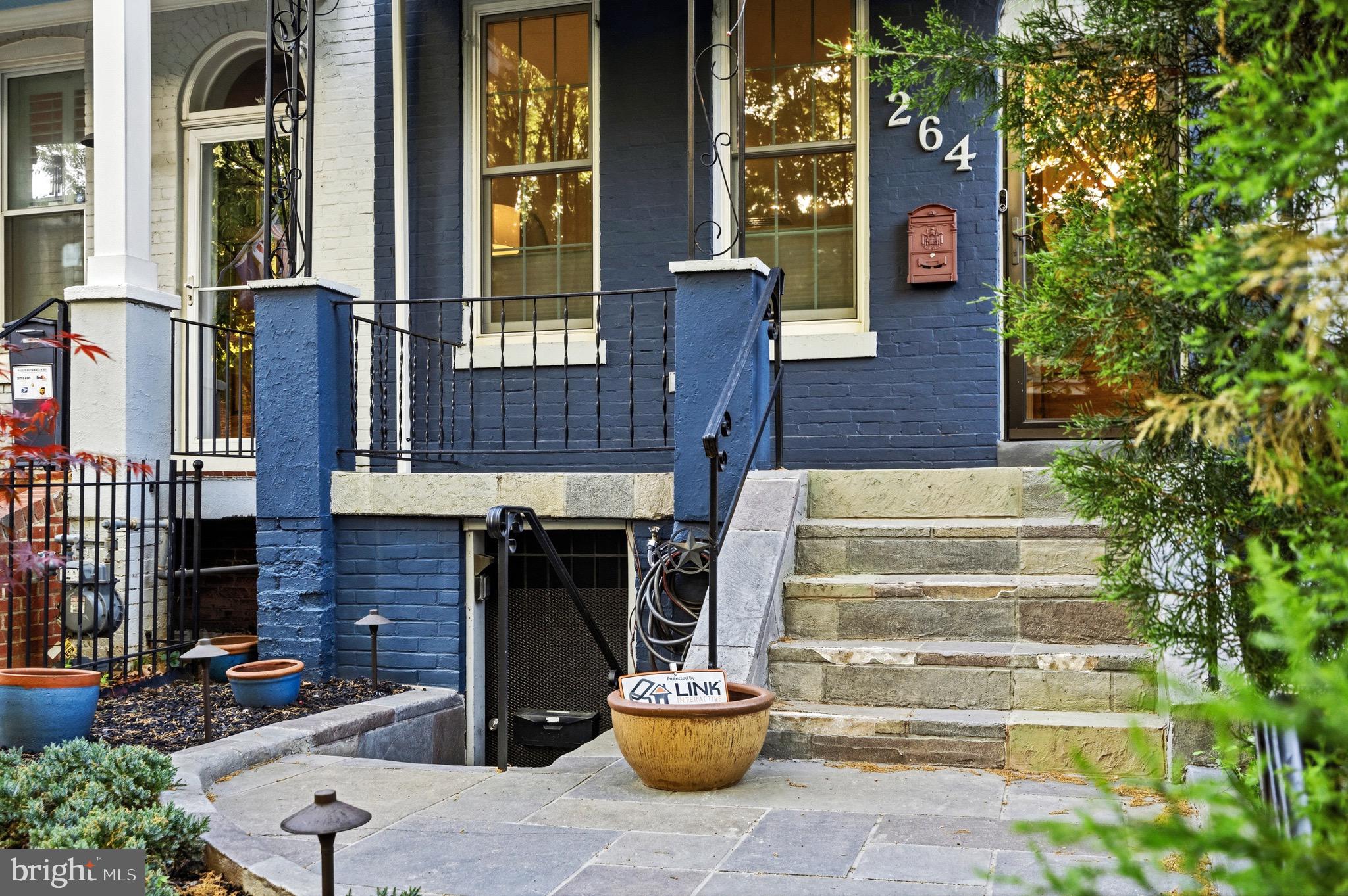 264 15TH STREET SE