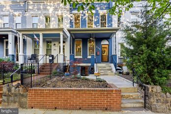 Townhouse at 264 15TH STREET SE