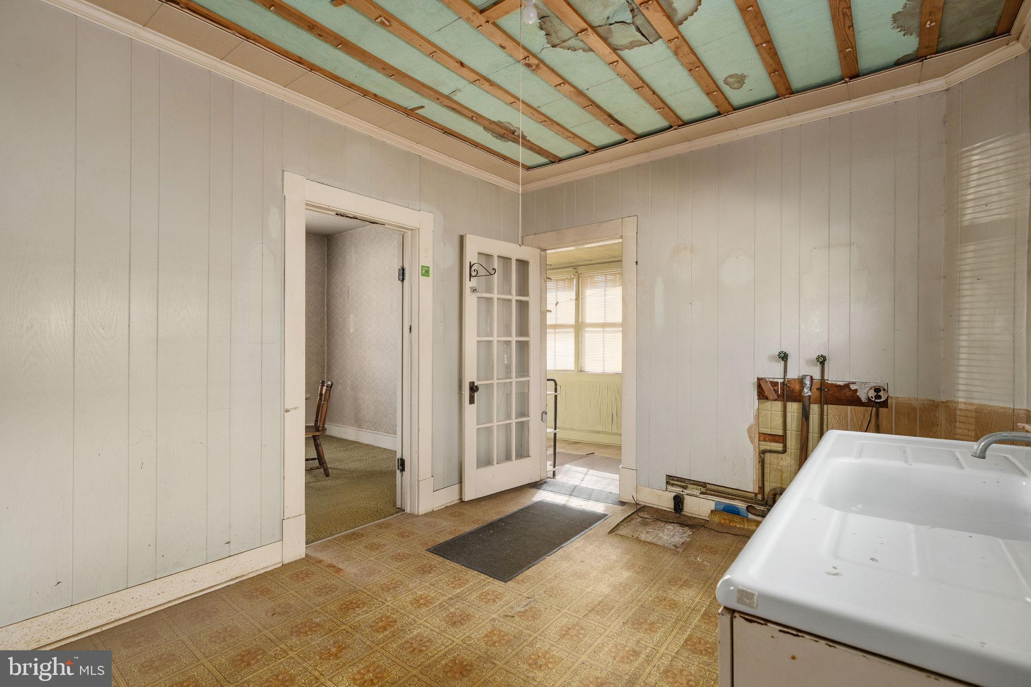 ELLWOOD CITY - Residential