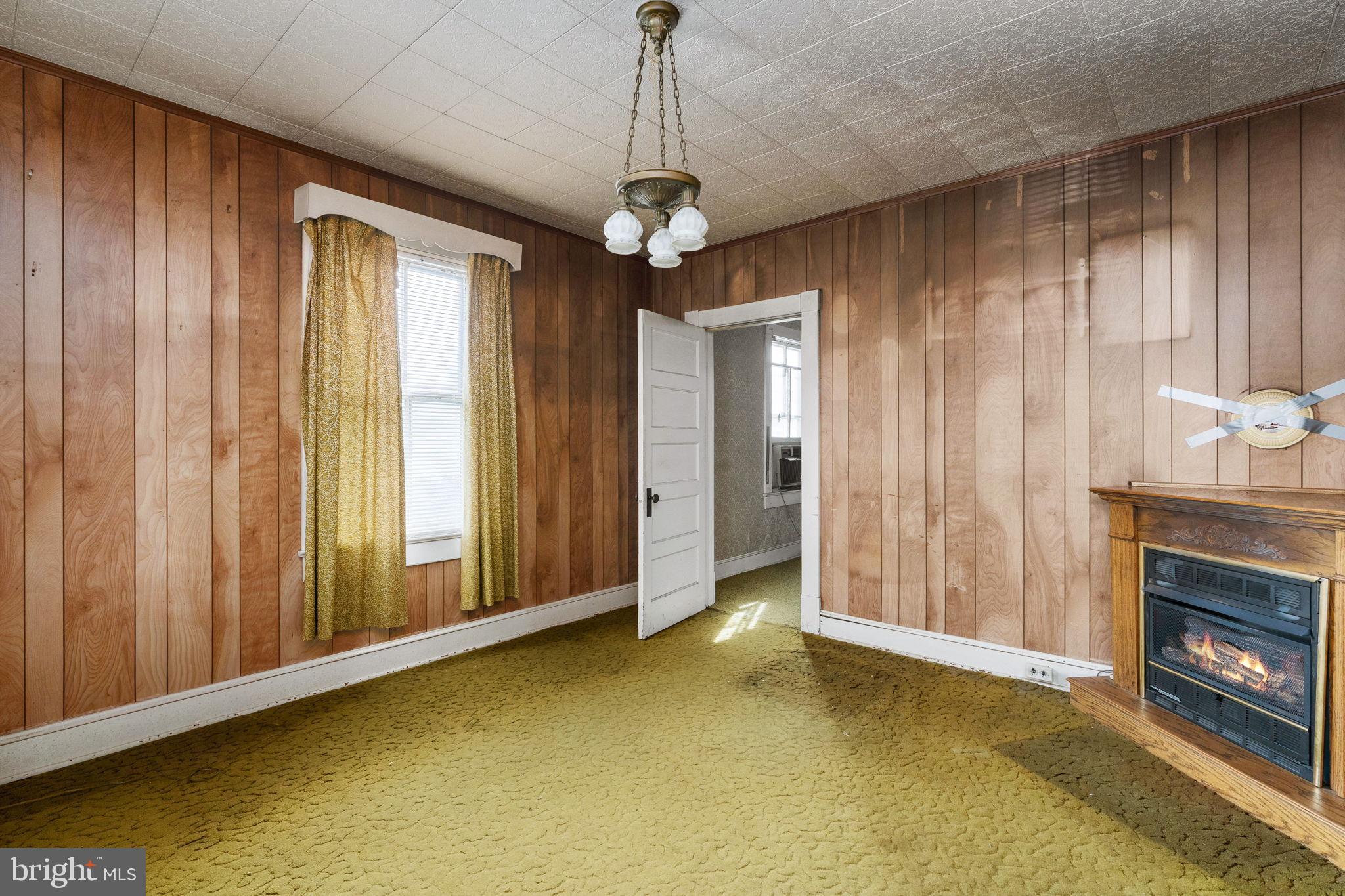 ELLWOOD CITY - Residential