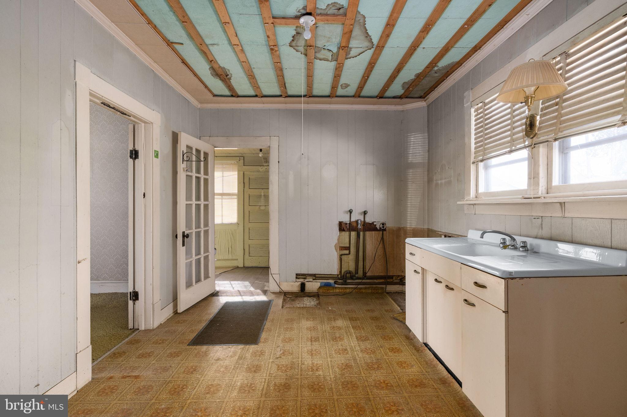 ELLWOOD CITY - Residential