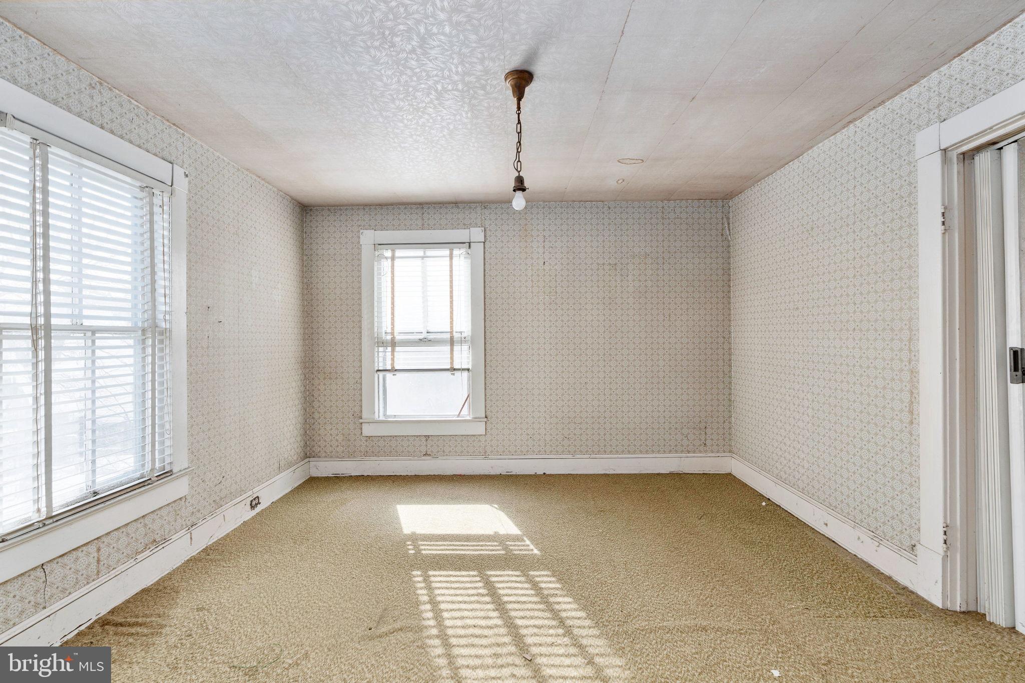 ELLWOOD CITY - Residential