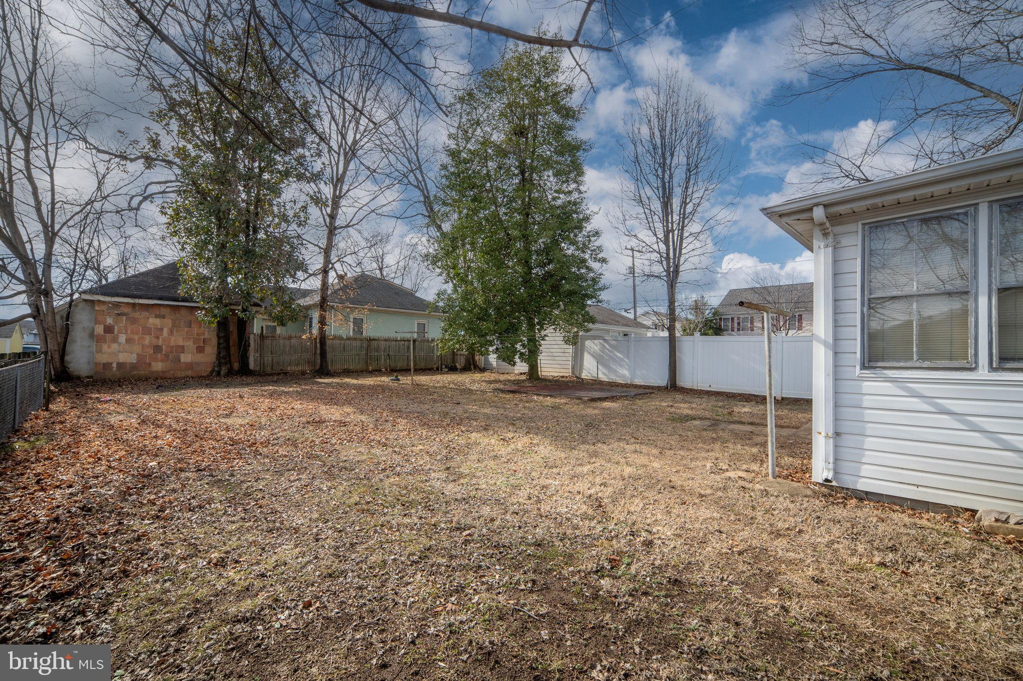 ELLWOOD CITY - Residential