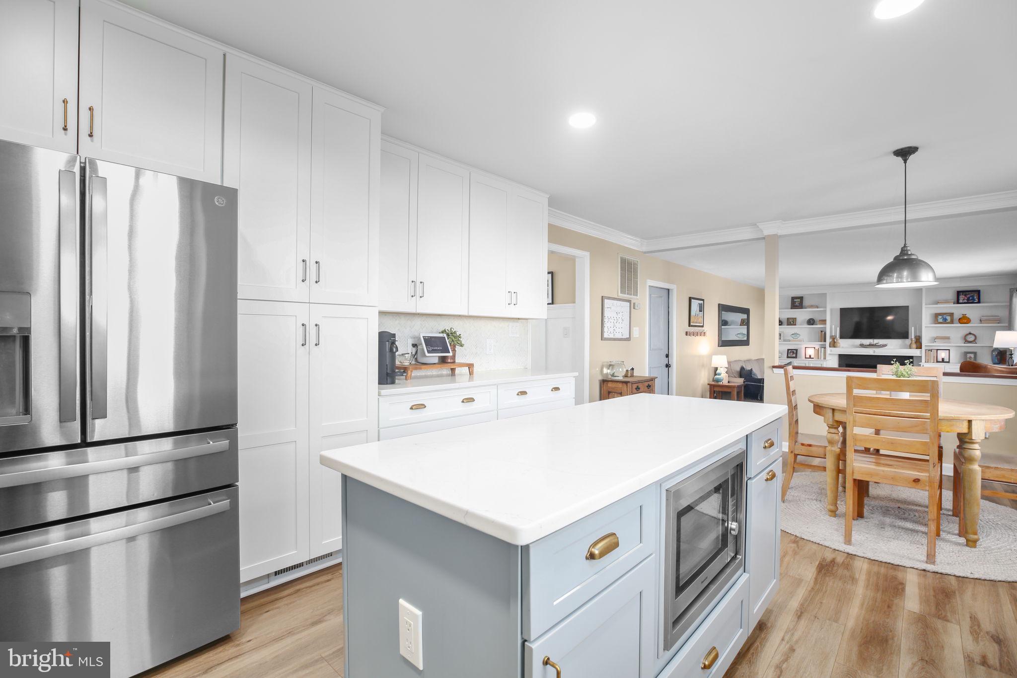 FOX POINT - Residential