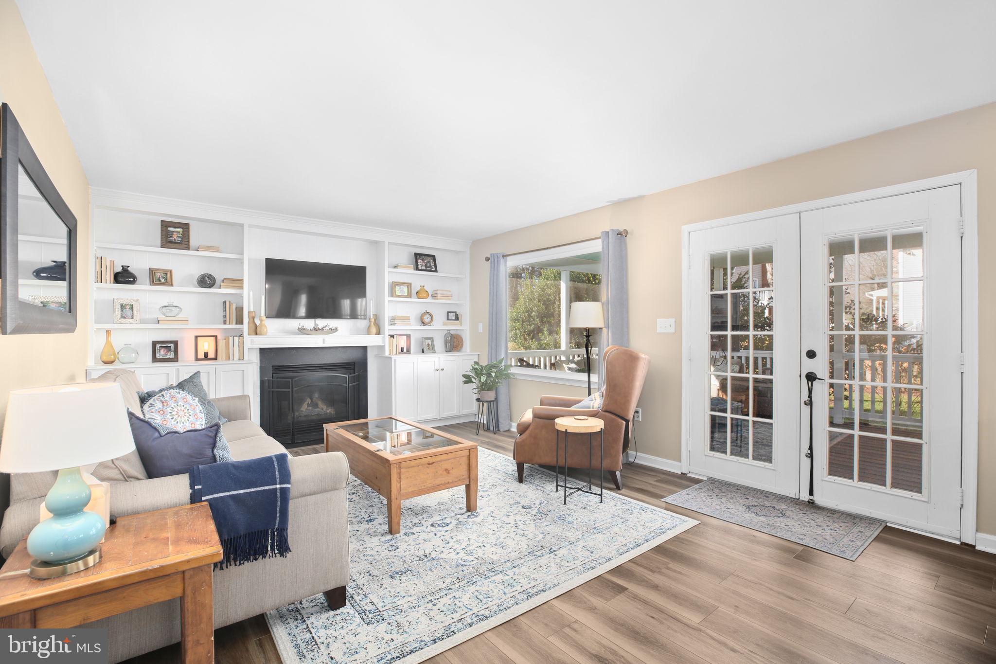 FOX POINT - Residential