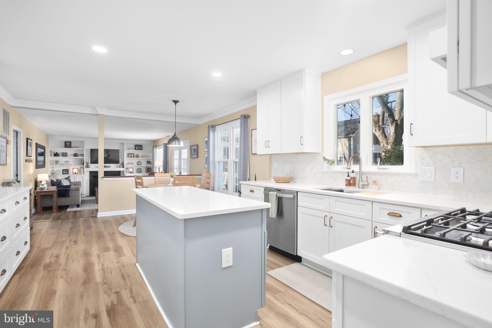 FOX POINT - Residential