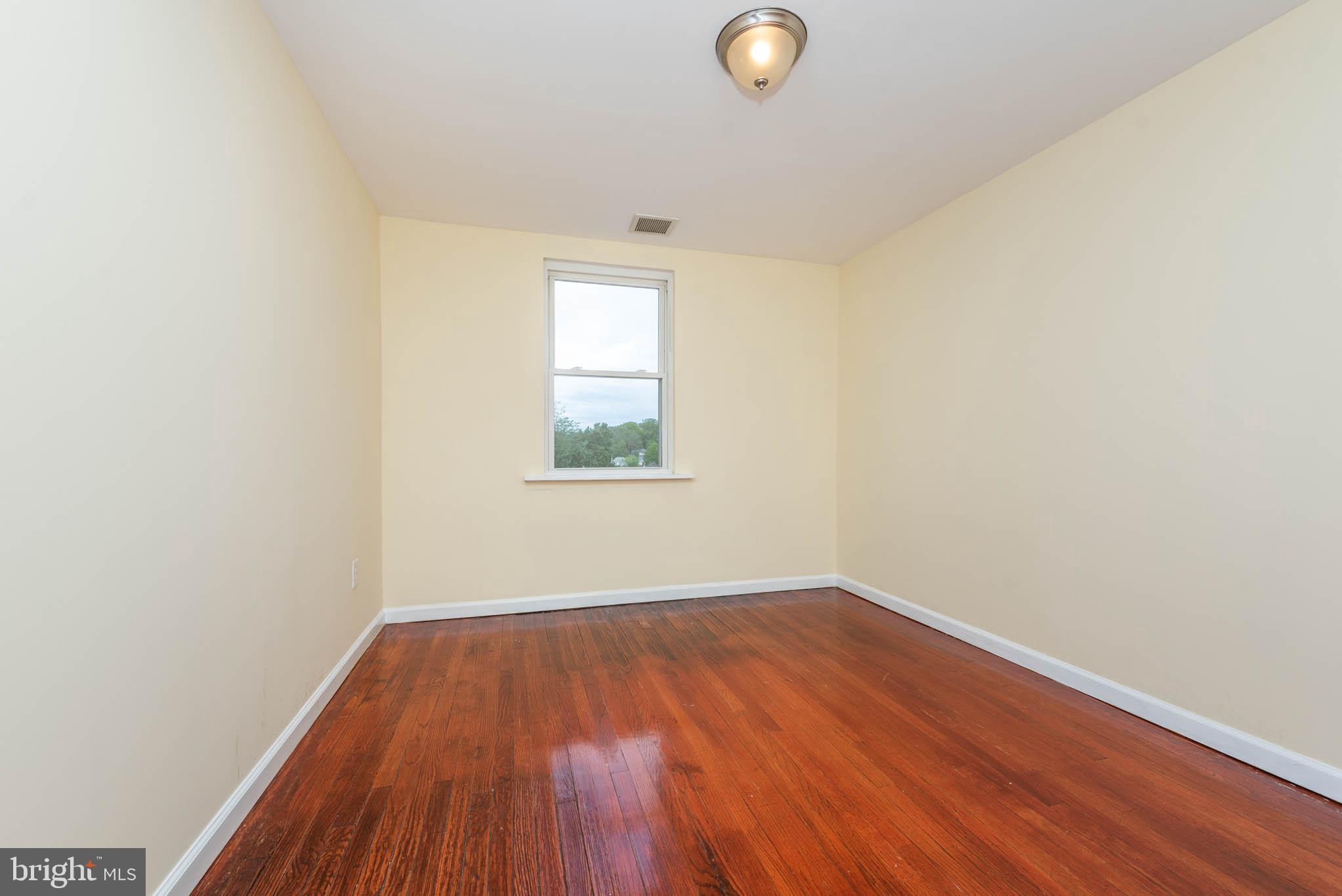 EDNOR GARDENS - LAKESIDE - Residential