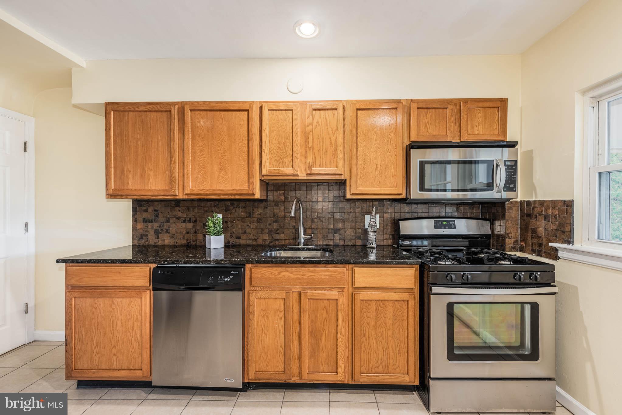 EDNOR GARDENS - LAKESIDE - Residential