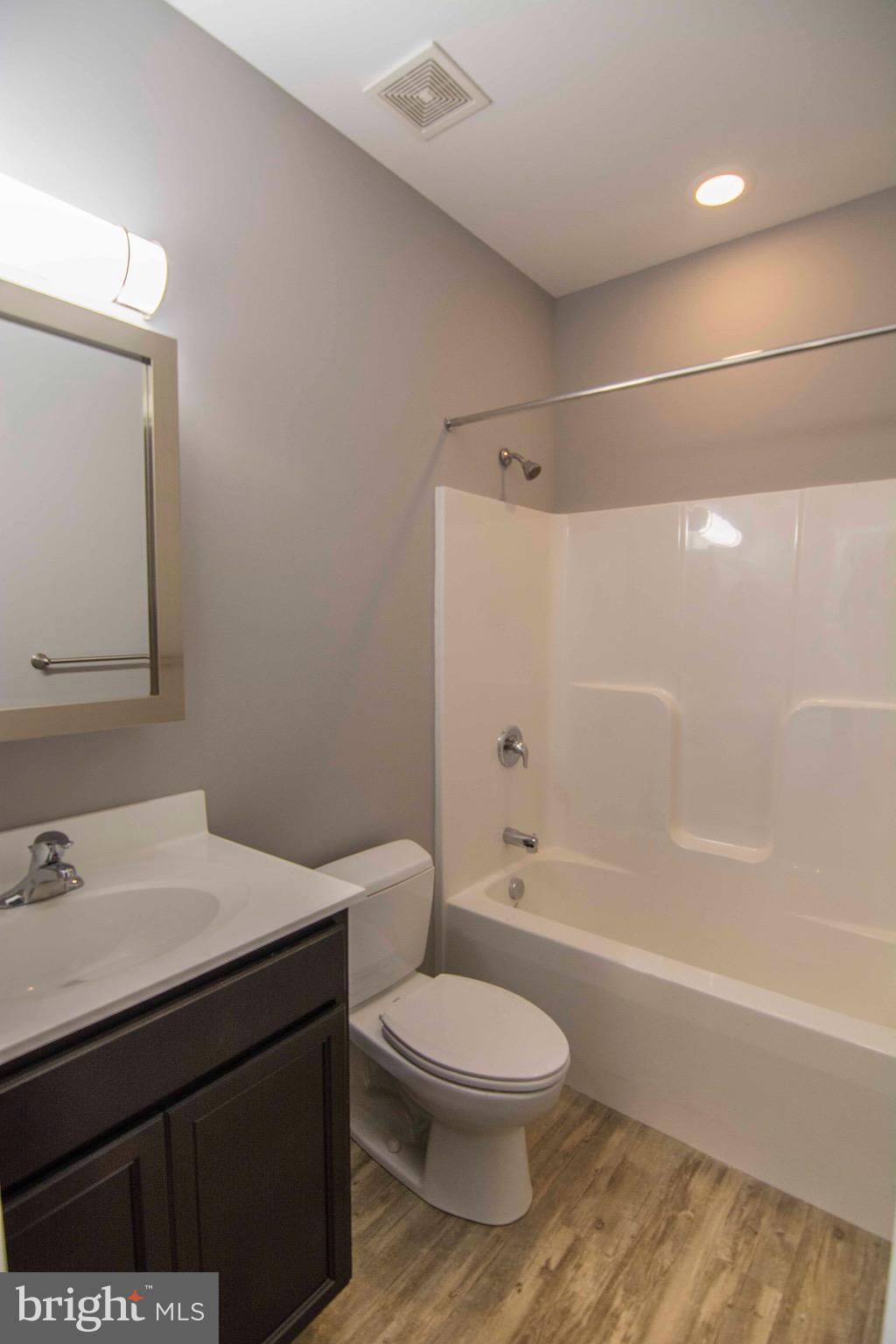 SHEN FARMS RIVERVIEW - Residential