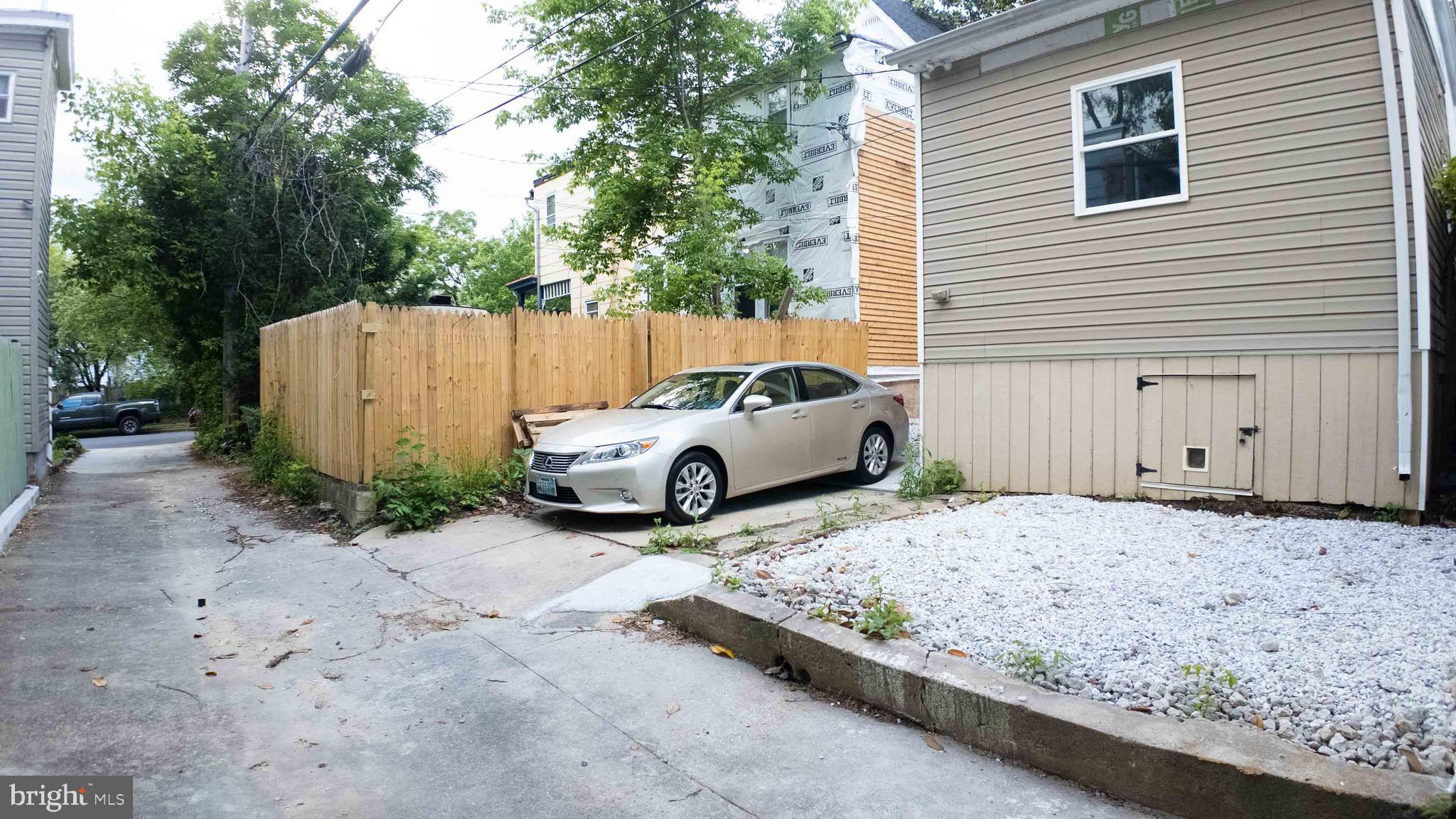 OAKENSHAWE - Residential