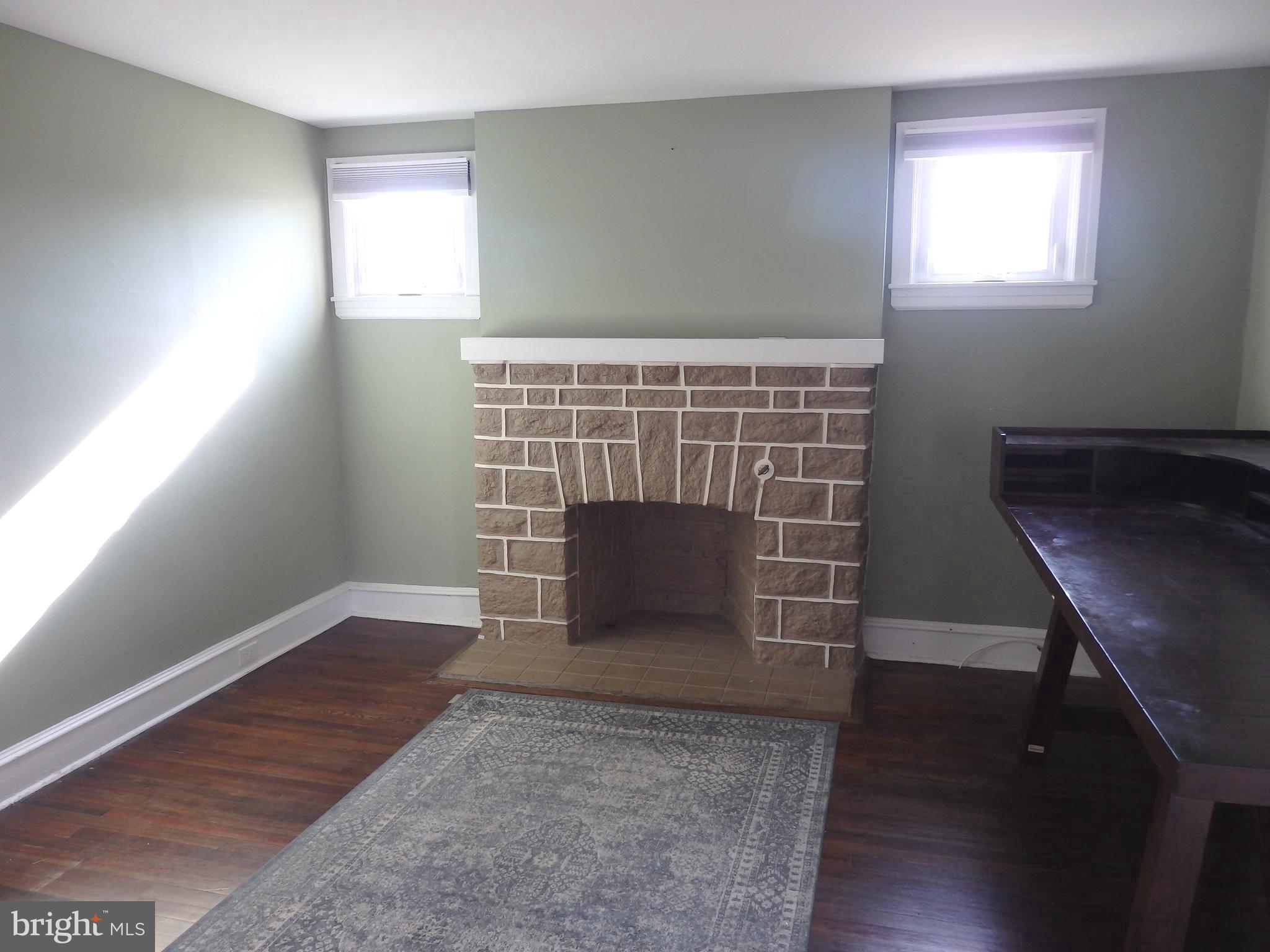 MANOA - Commercial Sale