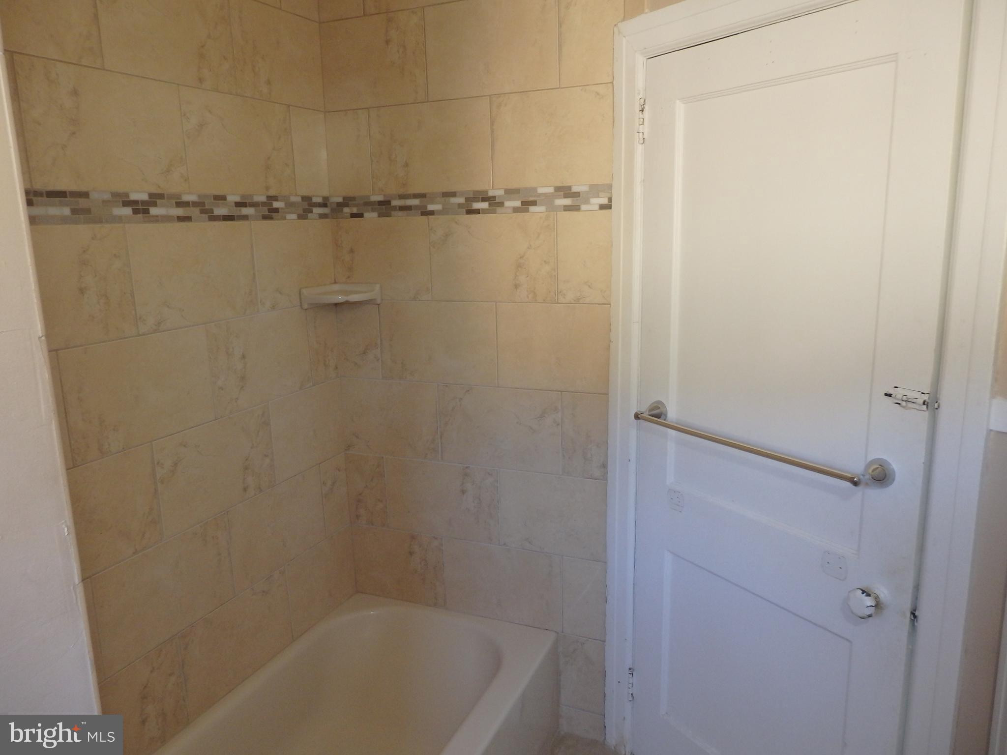 MANOA - Commercial Sale