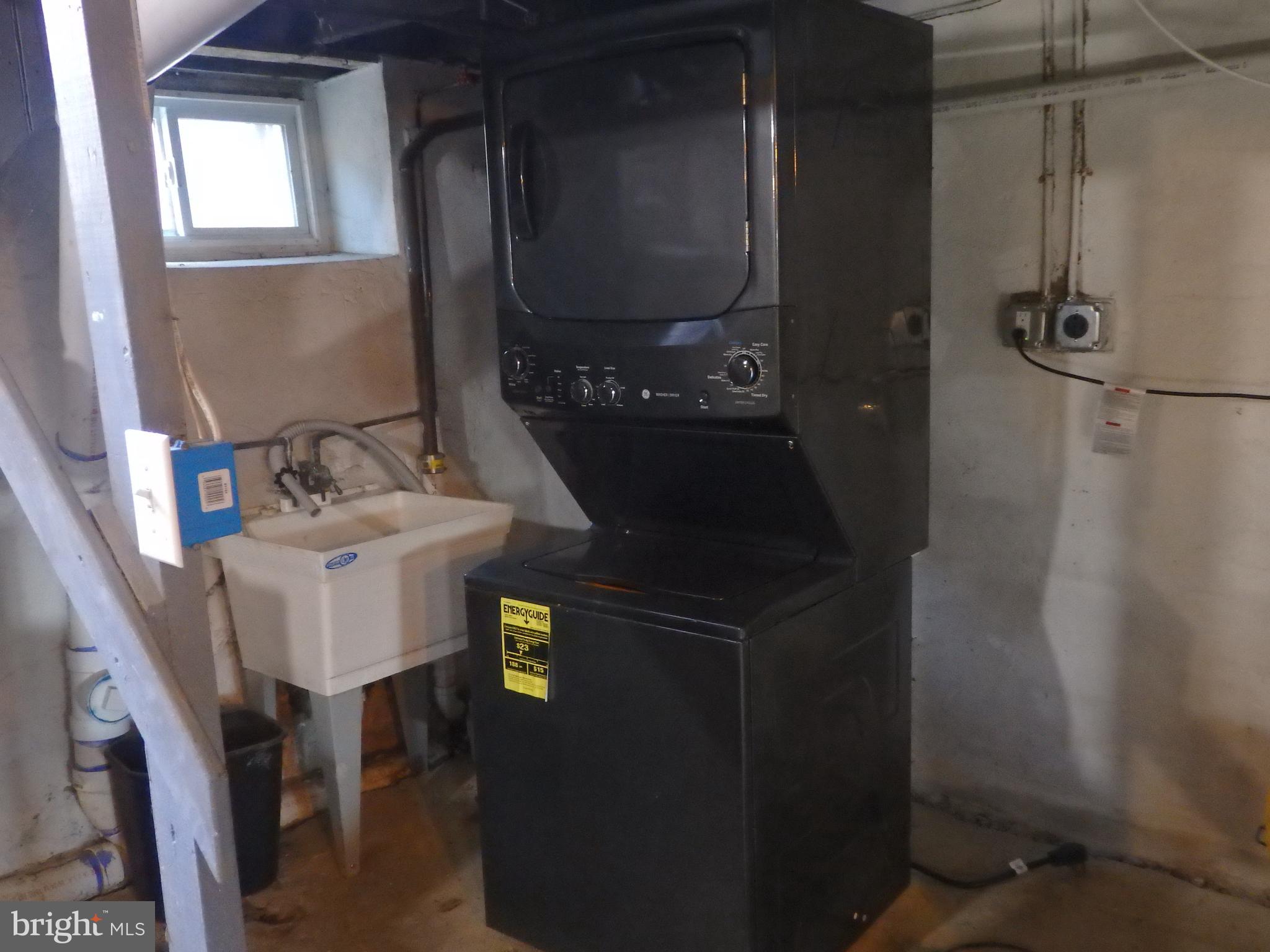 MANOA - Commercial Sale