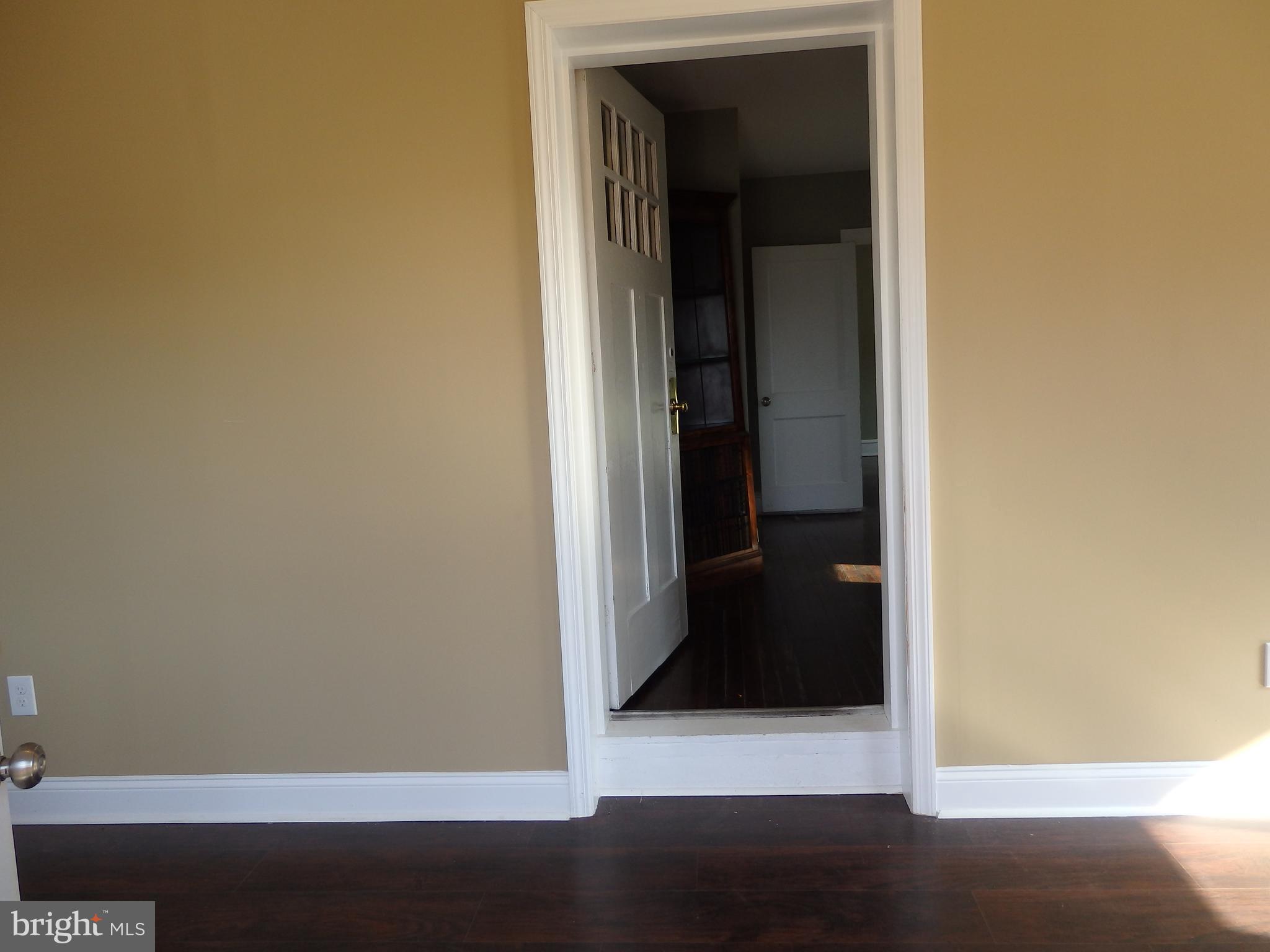 MANOA - Commercial Sale