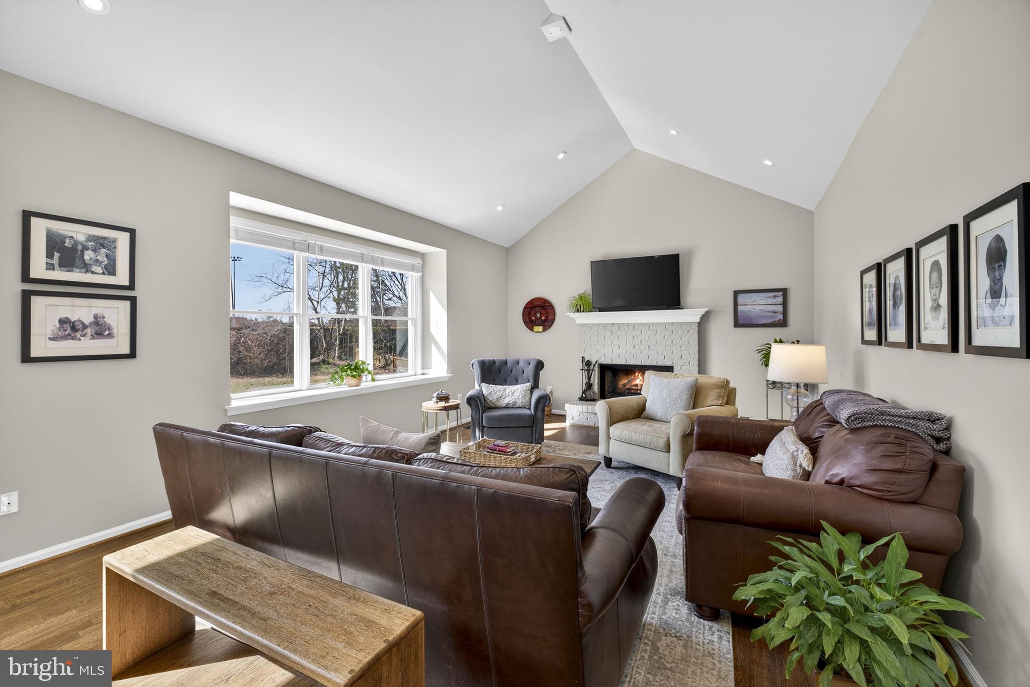 FARMWELL HUNT - Residential