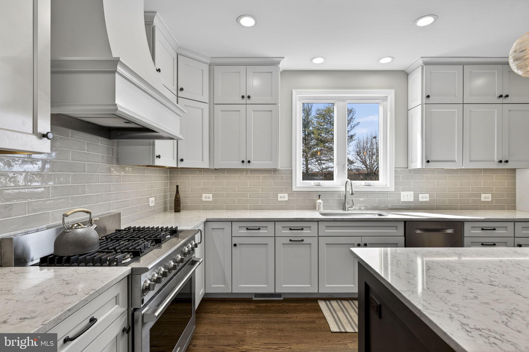 FARMWELL HUNT - Residential