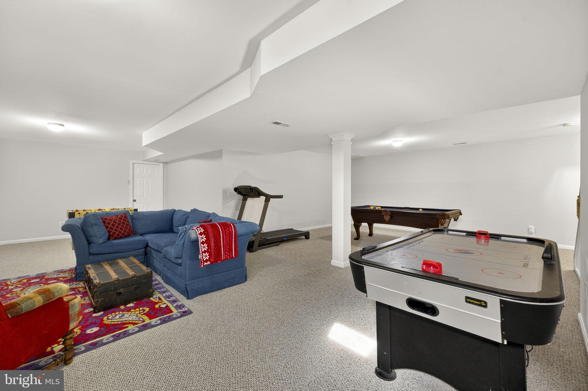 FARMWELL HUNT - Residential