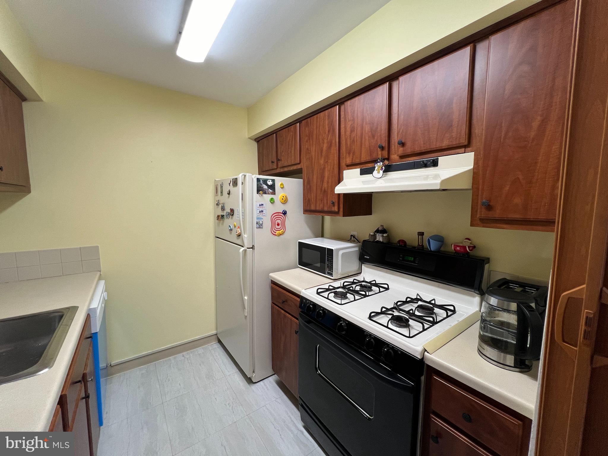 SUN VALLEY CONDOMINIUMS - Residential