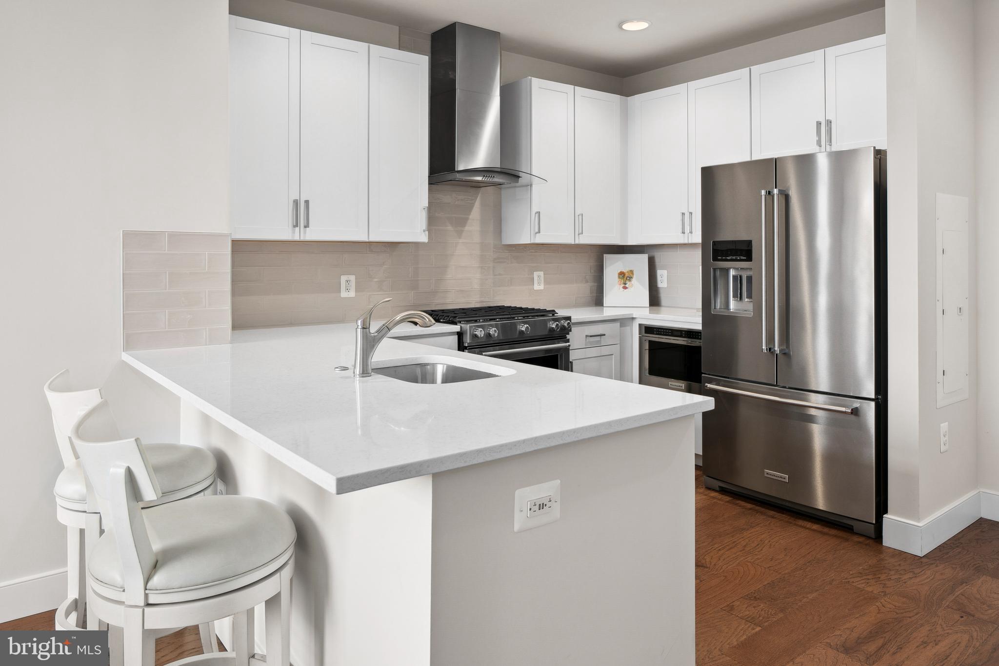 2000 CLARENDON BOULEVARD 504