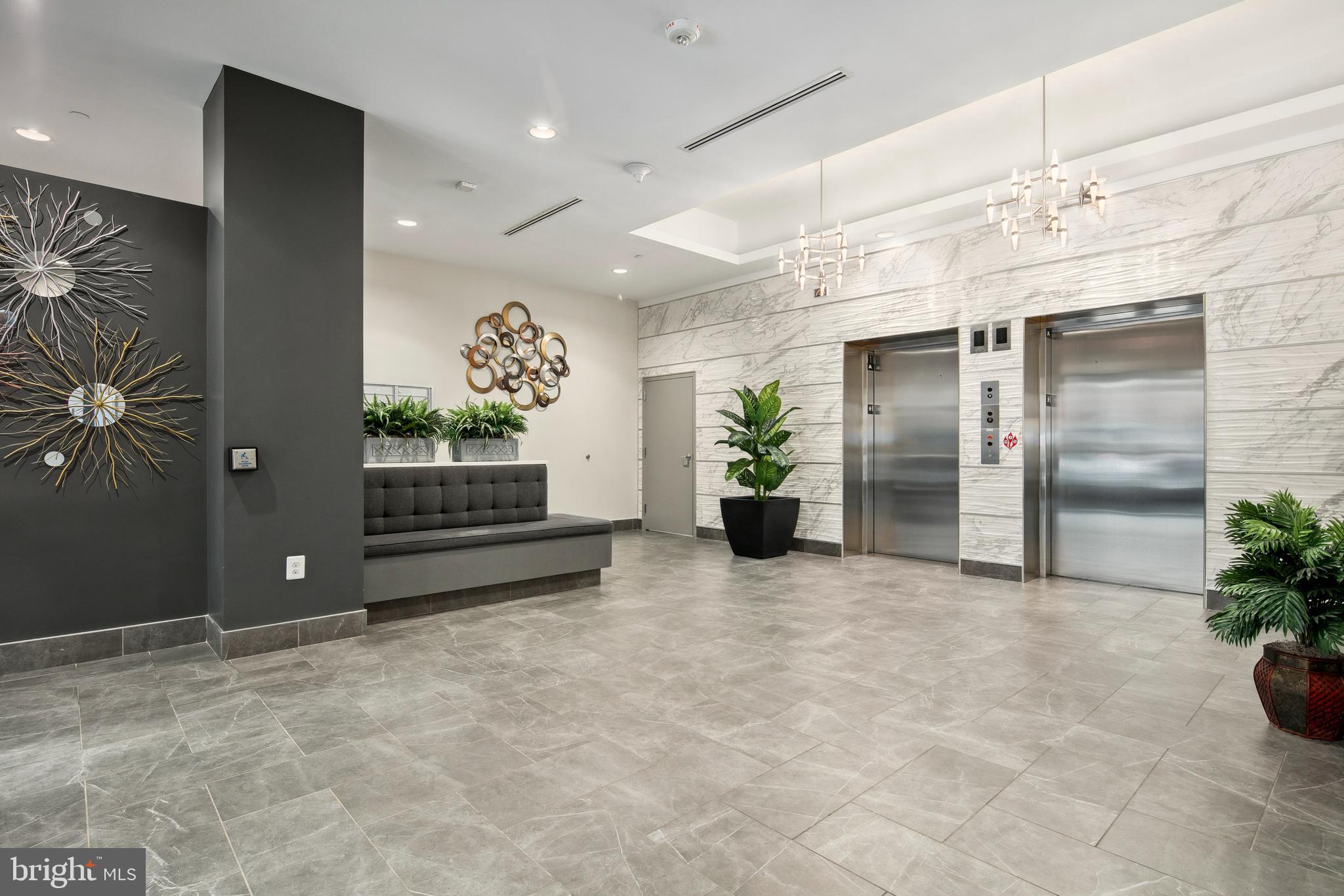 COURTHOUSE - Residential Lease