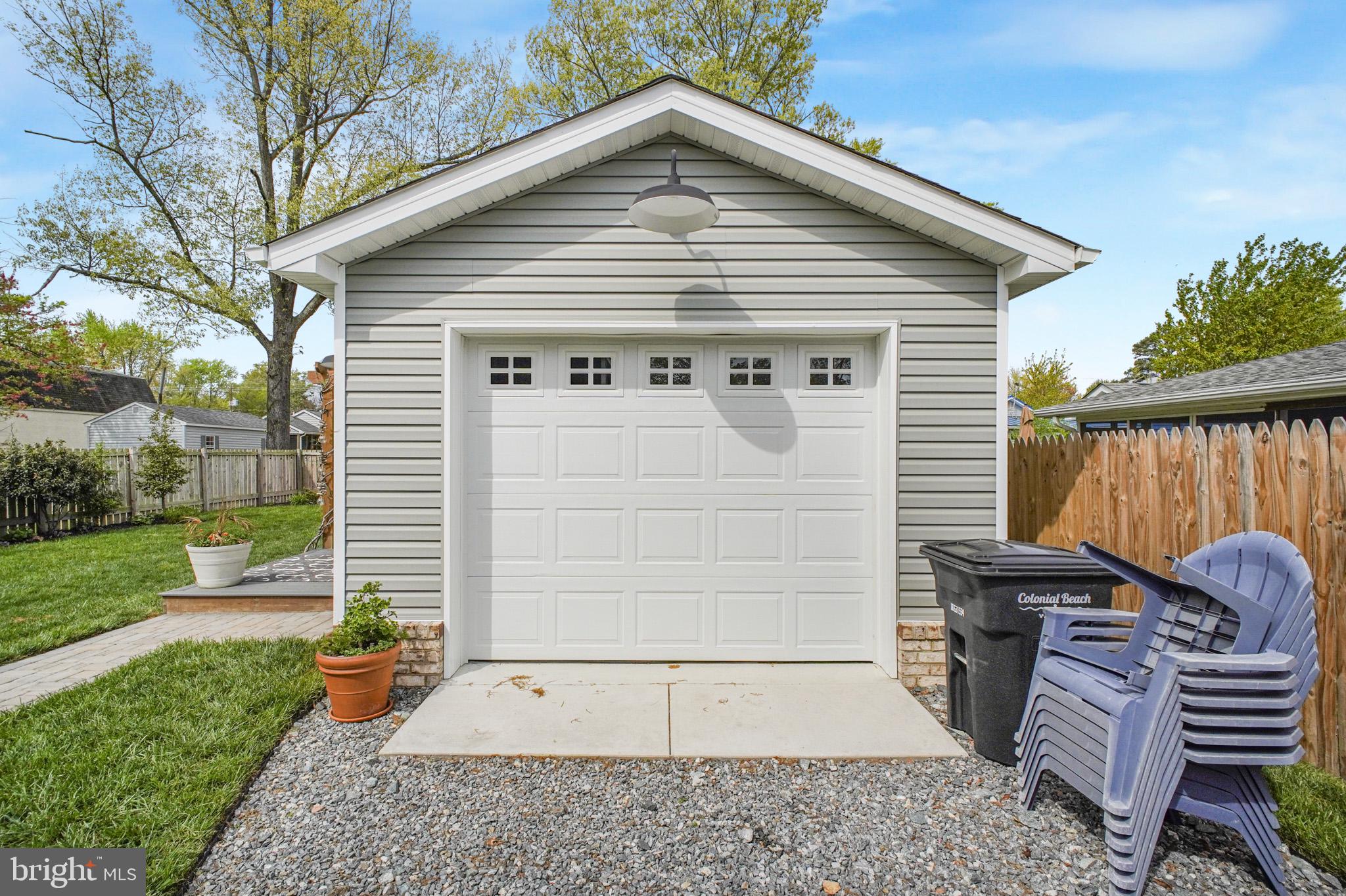1111 LOSSING AVENUE