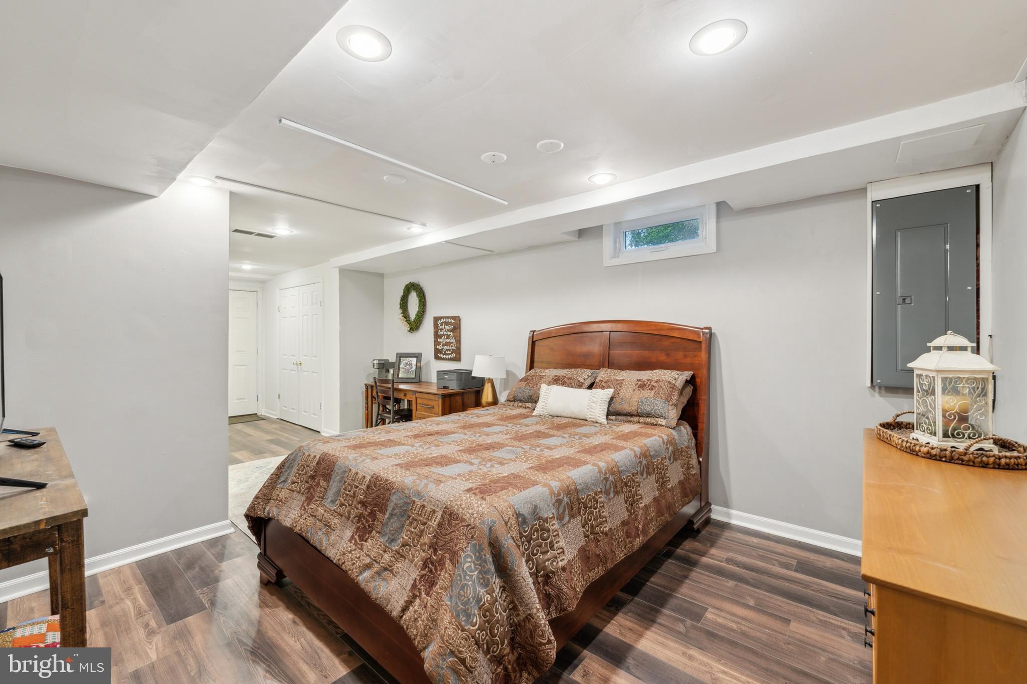 BEACON MANOR - Residential