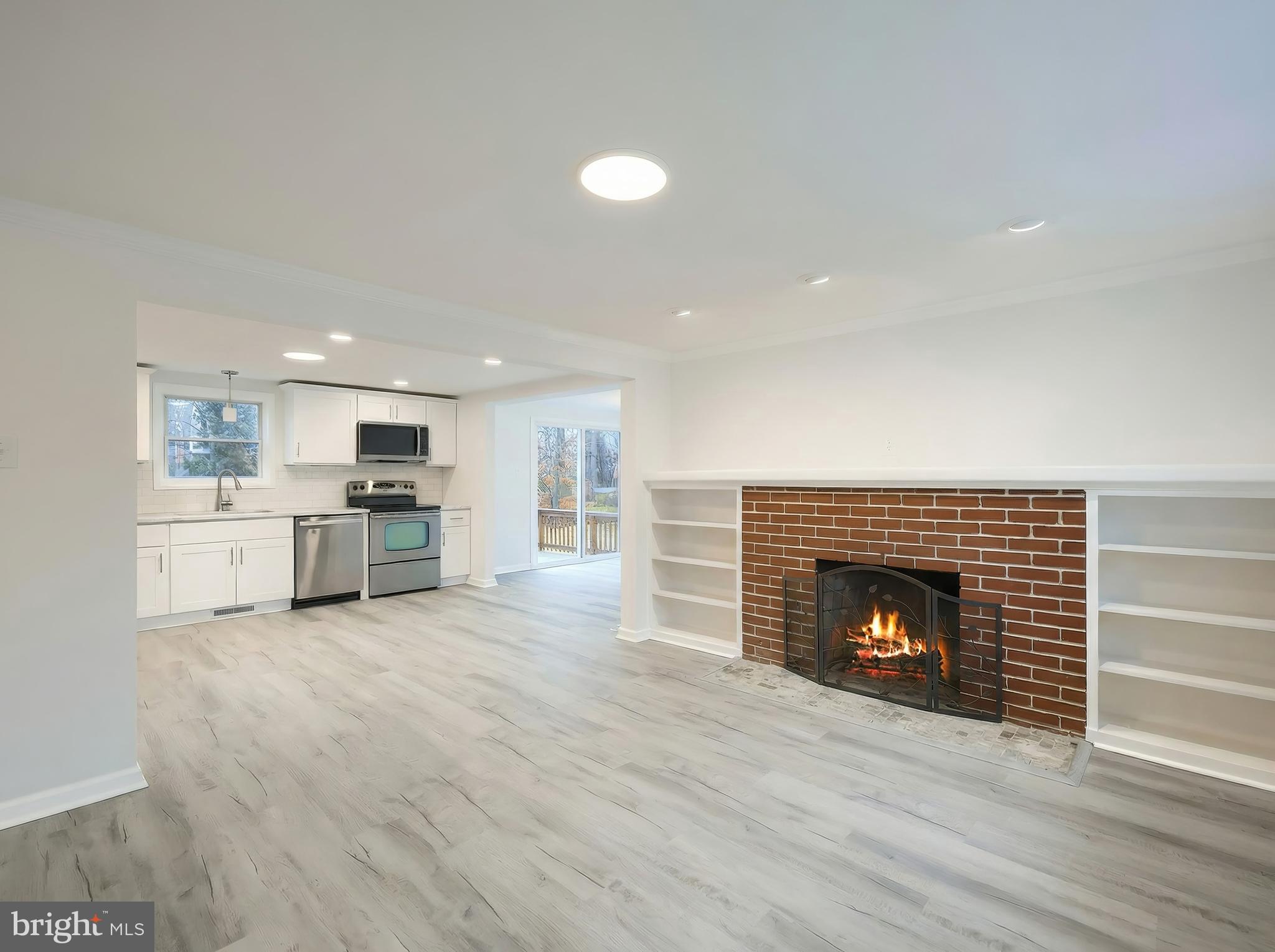 CHESTNUT HILL - Residential