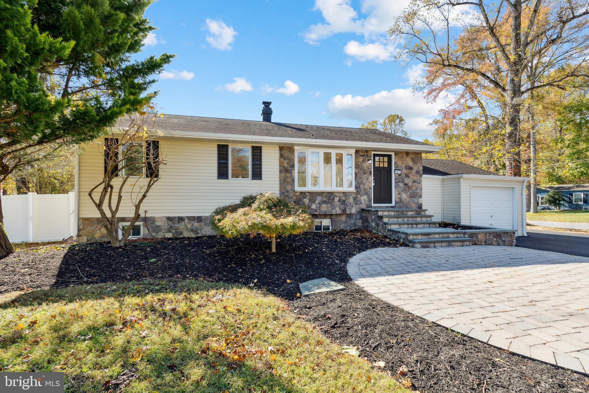 SOUTHDOWN SHORES - Residential