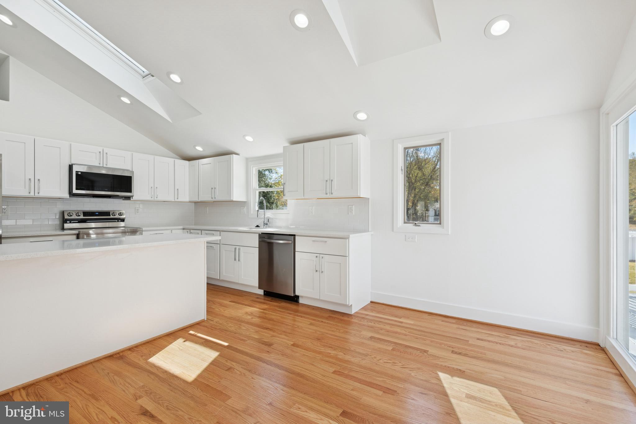 SOUTHDOWN SHORES - Residential