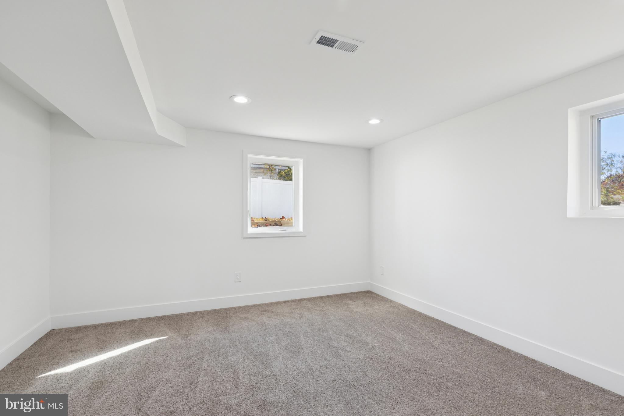 SOUTHDOWN SHORES - Residential