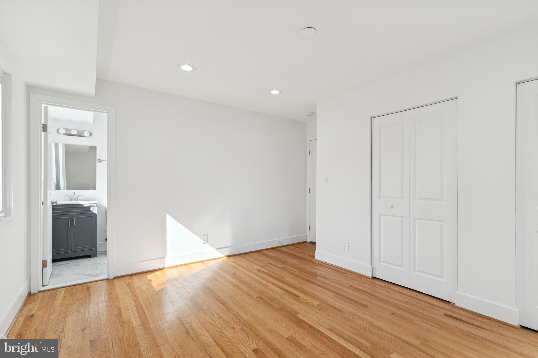 SOUTHDOWN SHORES - Residential