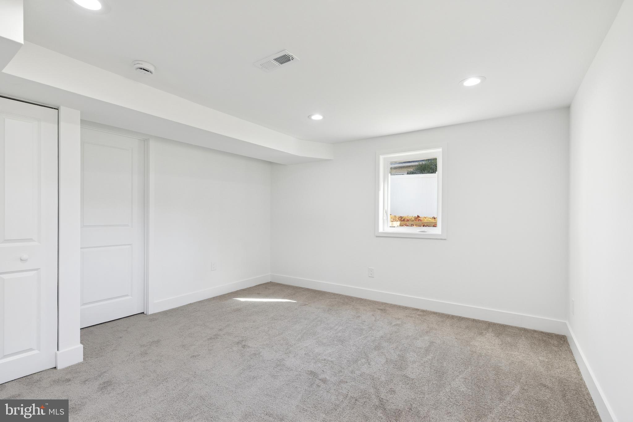 SOUTHDOWN SHORES - Residential