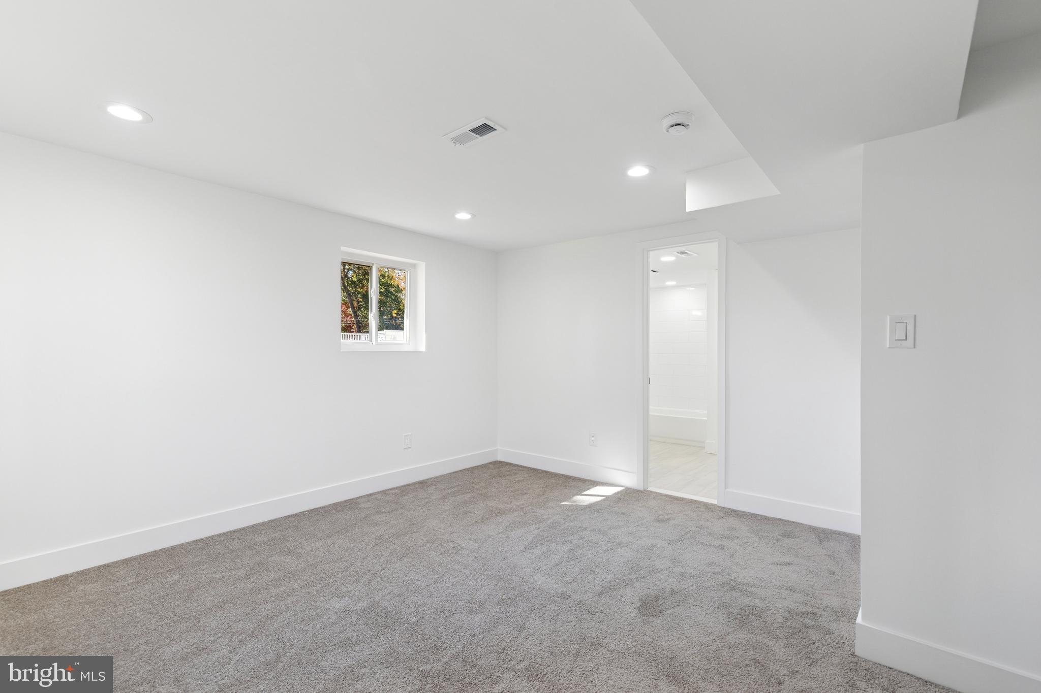 SOUTHDOWN SHORES - Residential