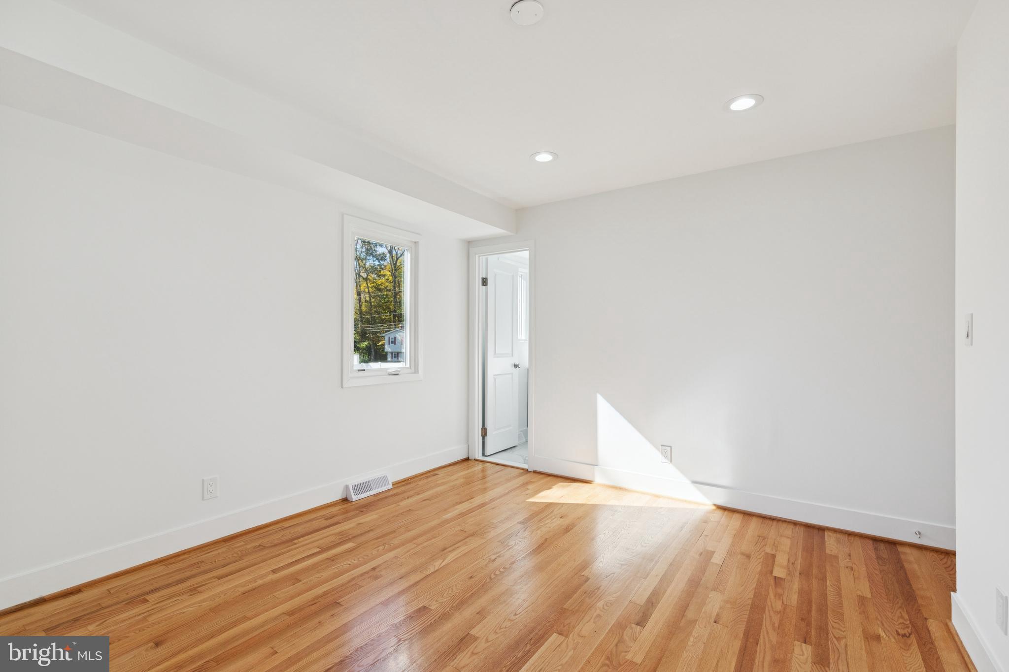 SOUTHDOWN SHORES - Residential